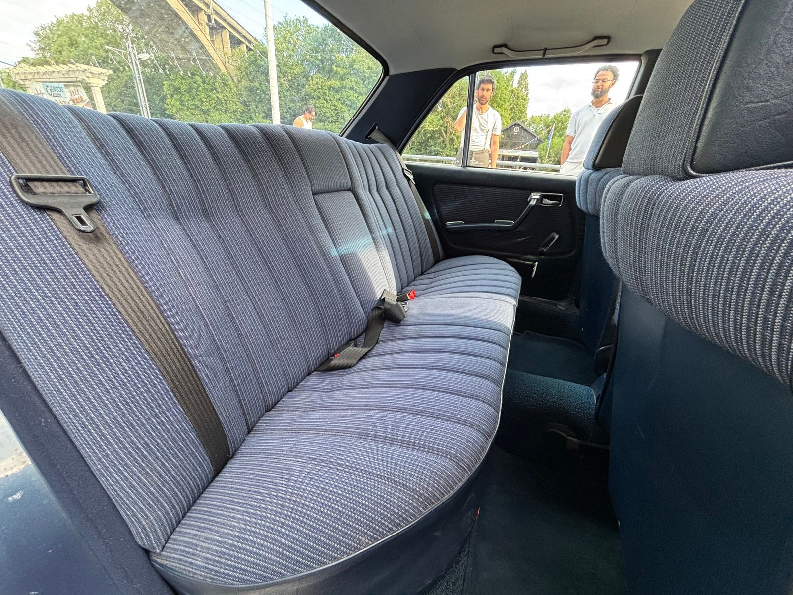 Mercedes-Benz W123 230E