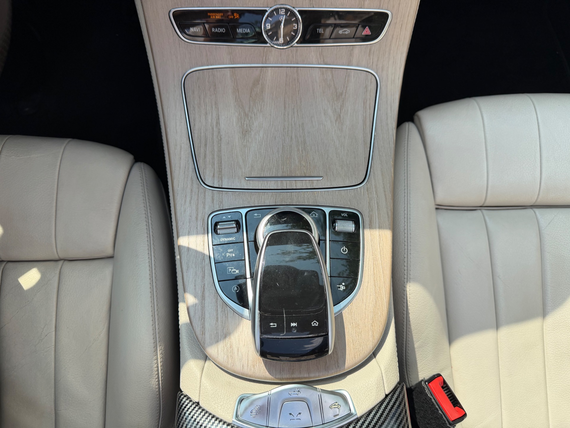 Mercedes-Benz Classe E Pack AMG Exécutive Cabriolet 300 2.0 i 16V 9G-TRONIC 245 cv Boîte auto