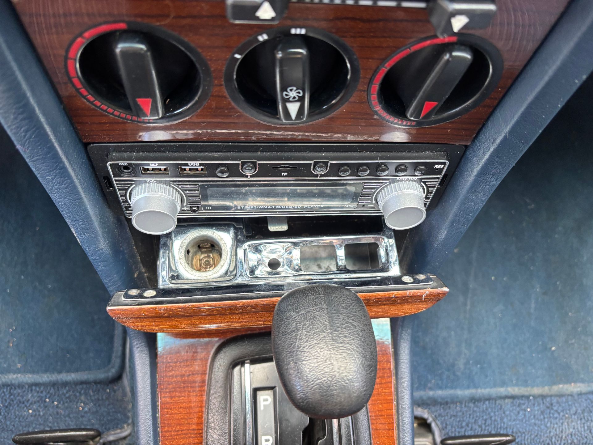 Mercedes-Benz W123 230E