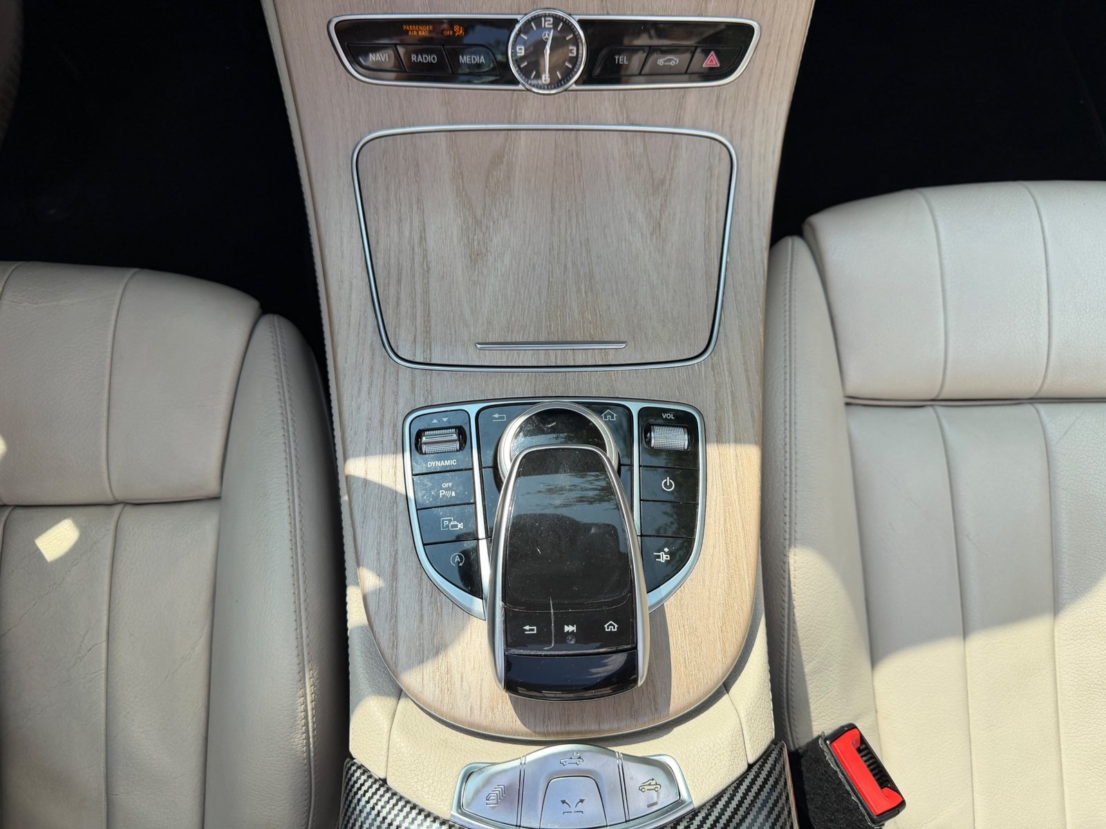 Mercedes-Benz Classe E Pack AMG Exécutive Cabriolet 300 2.0 i 16V 9G-TRONIC 245 cv Boîte auto