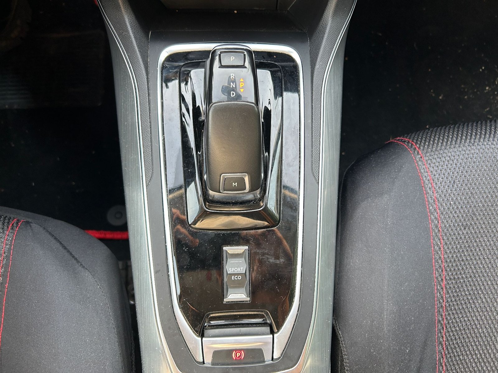 Peugeot 308 Phase II 1.5 BlueHDi 16V EAT8 S&S 130 cv Boîte auto