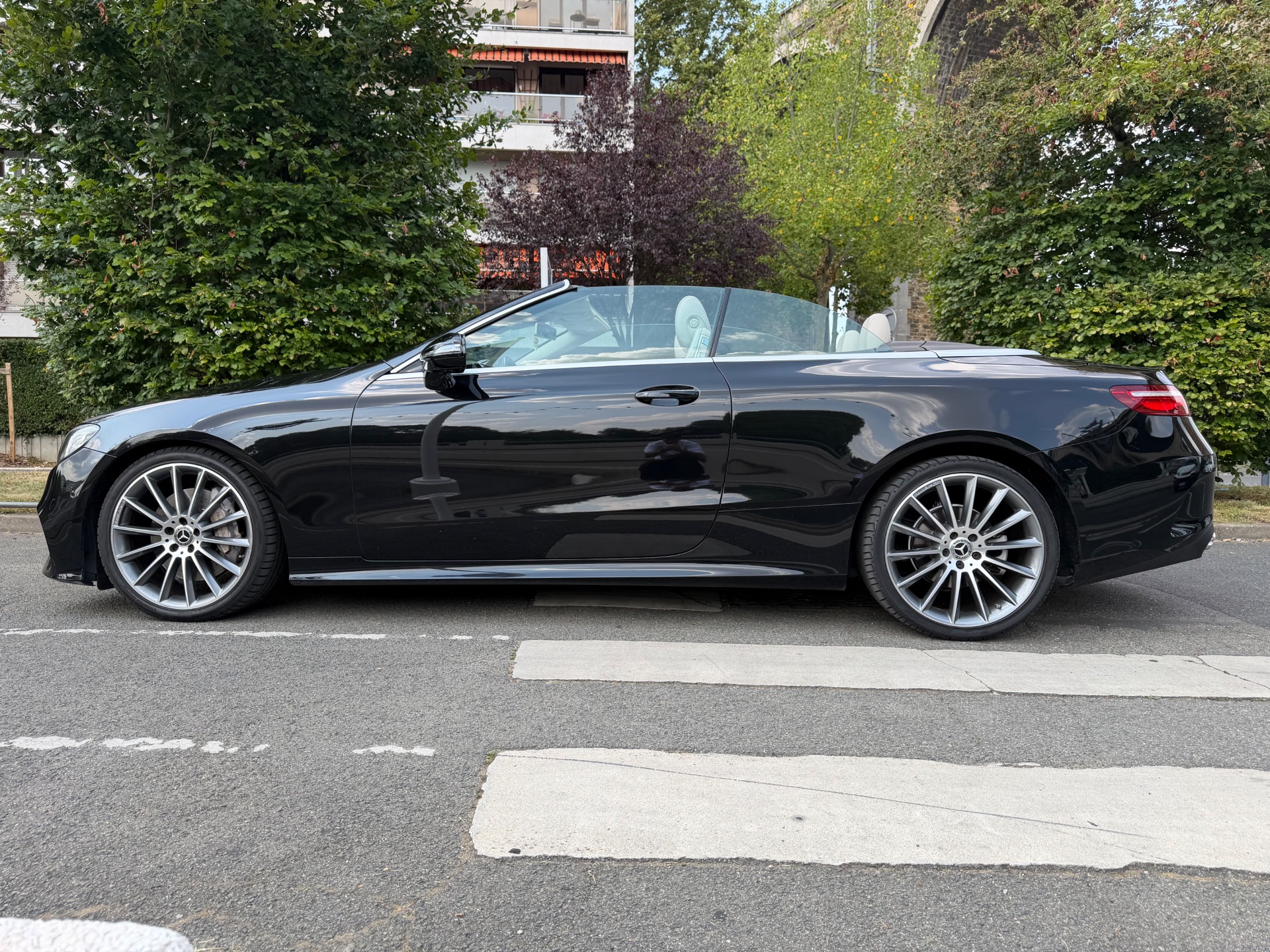 Mercedes-Benz Classe E Pack AMG Exécutive Cabriolet 300 2.0 i 16V 9G-TRONIC 245 cv Boîte auto