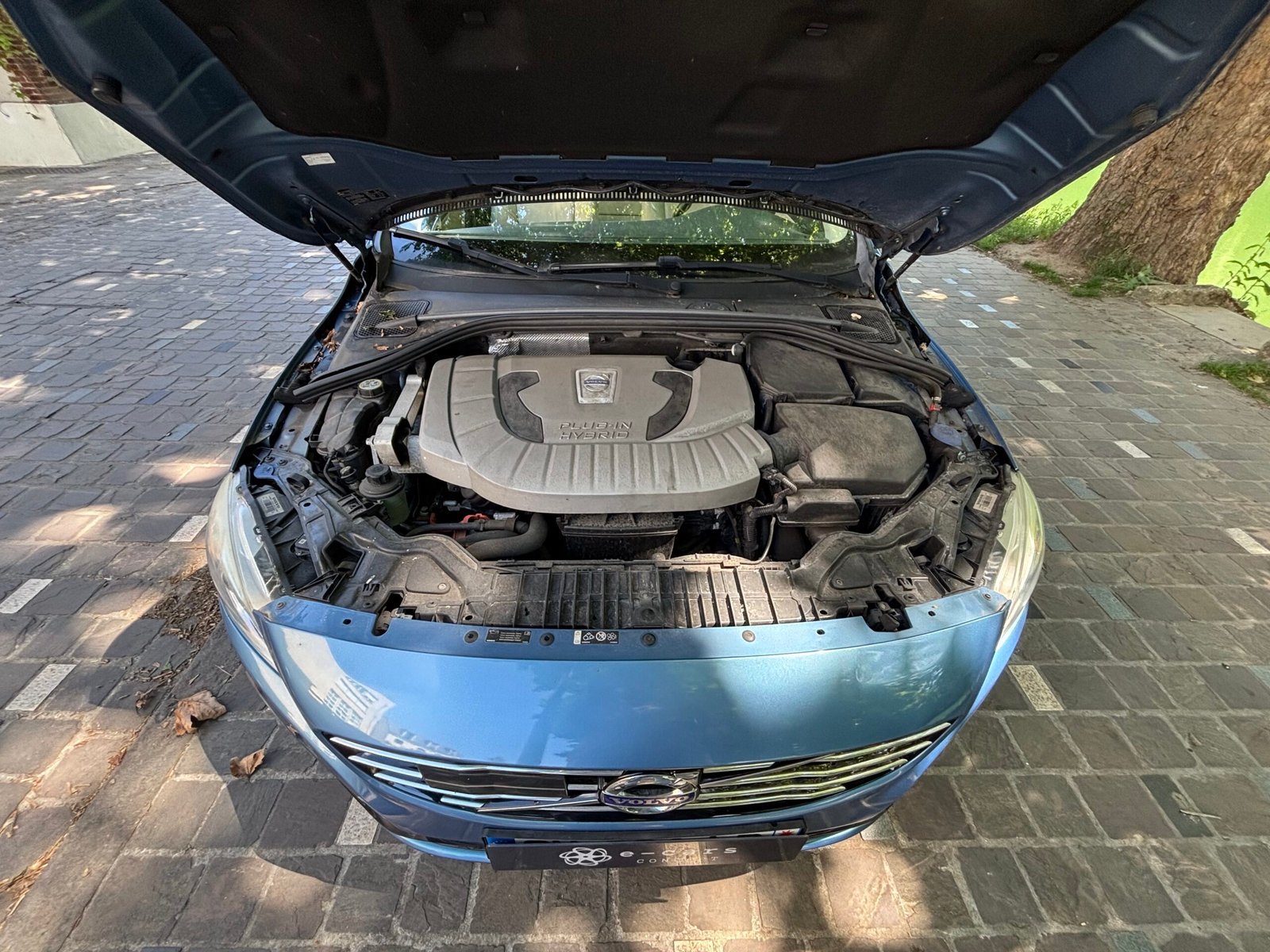 Volvo V60 Plug-in Hybrid D6 215 +70 ch AWD Xénium Geartronic A