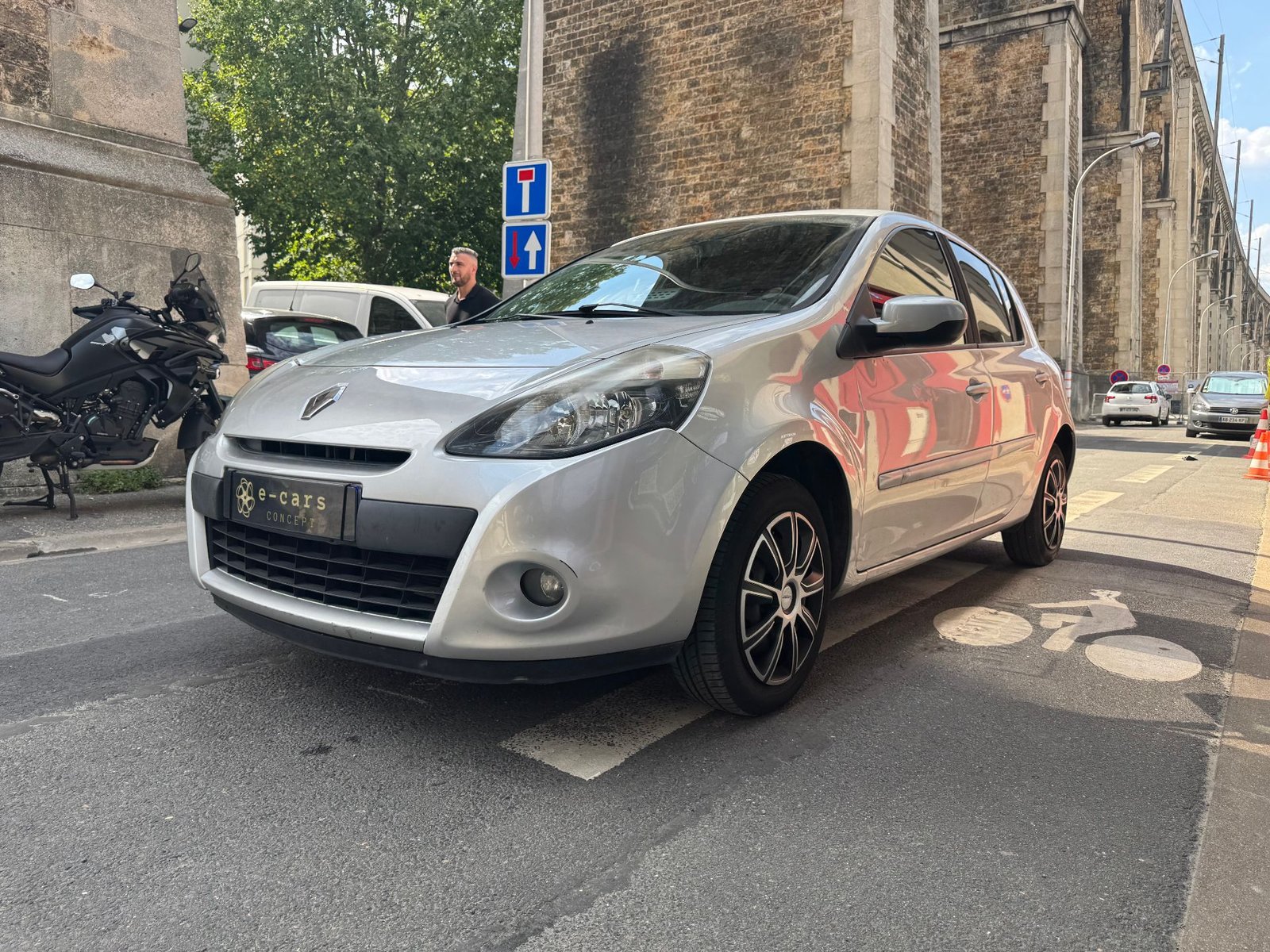 Renault Clio III 5 Portes Phase 2 1.2 i 16V eco2 75 cv