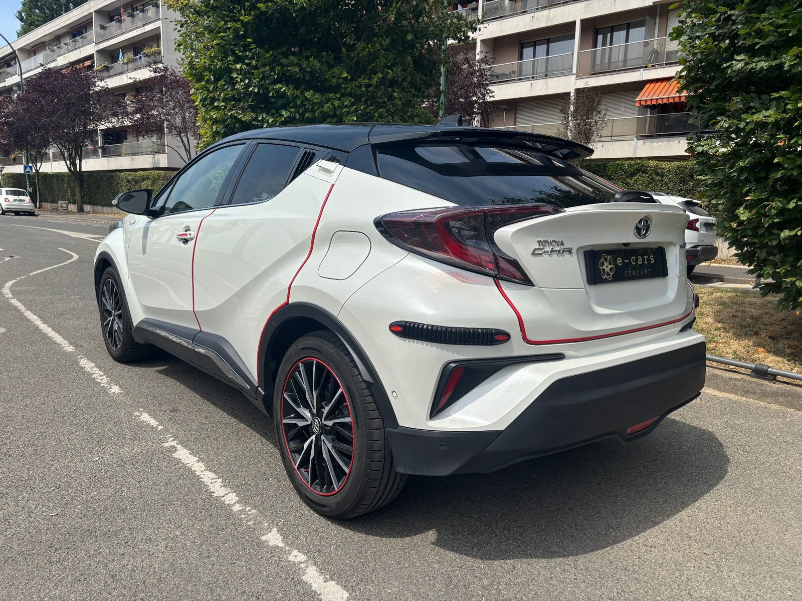 Toyota C-HR 1.8 VVT-i 16V 122ch HSD Hybrid 2WD CVT Boîte auto