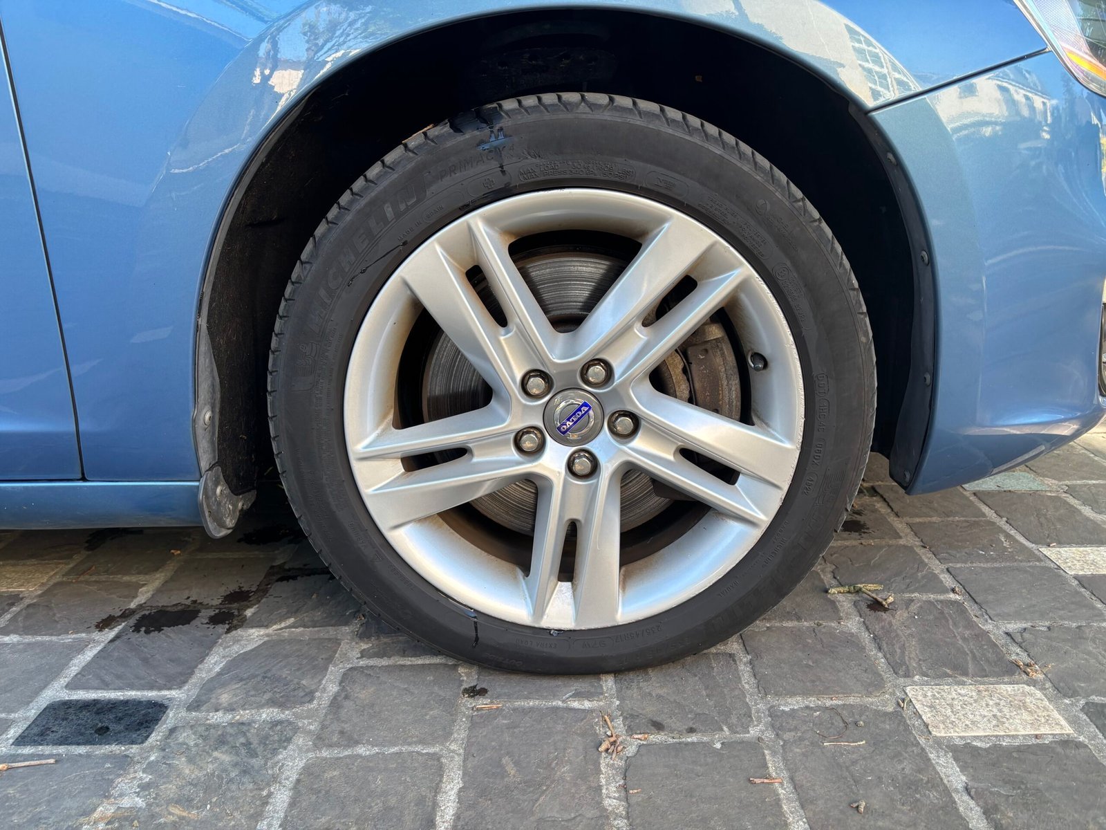 Volvo V60 Plug-in Hybrid D6 215 +70 ch AWD Xénium Geartronic A