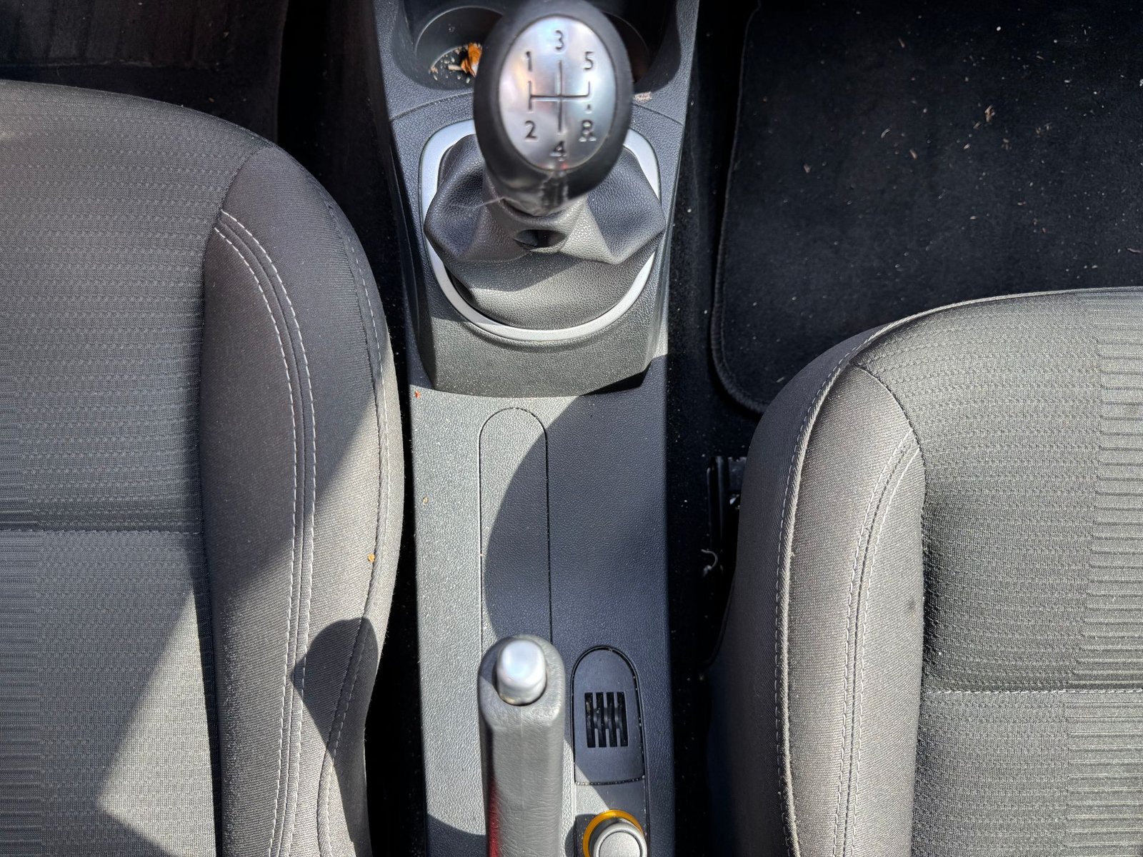 Renault Clio III 5 Portes Phase 2 1.2 i 16V eco2 75 cv