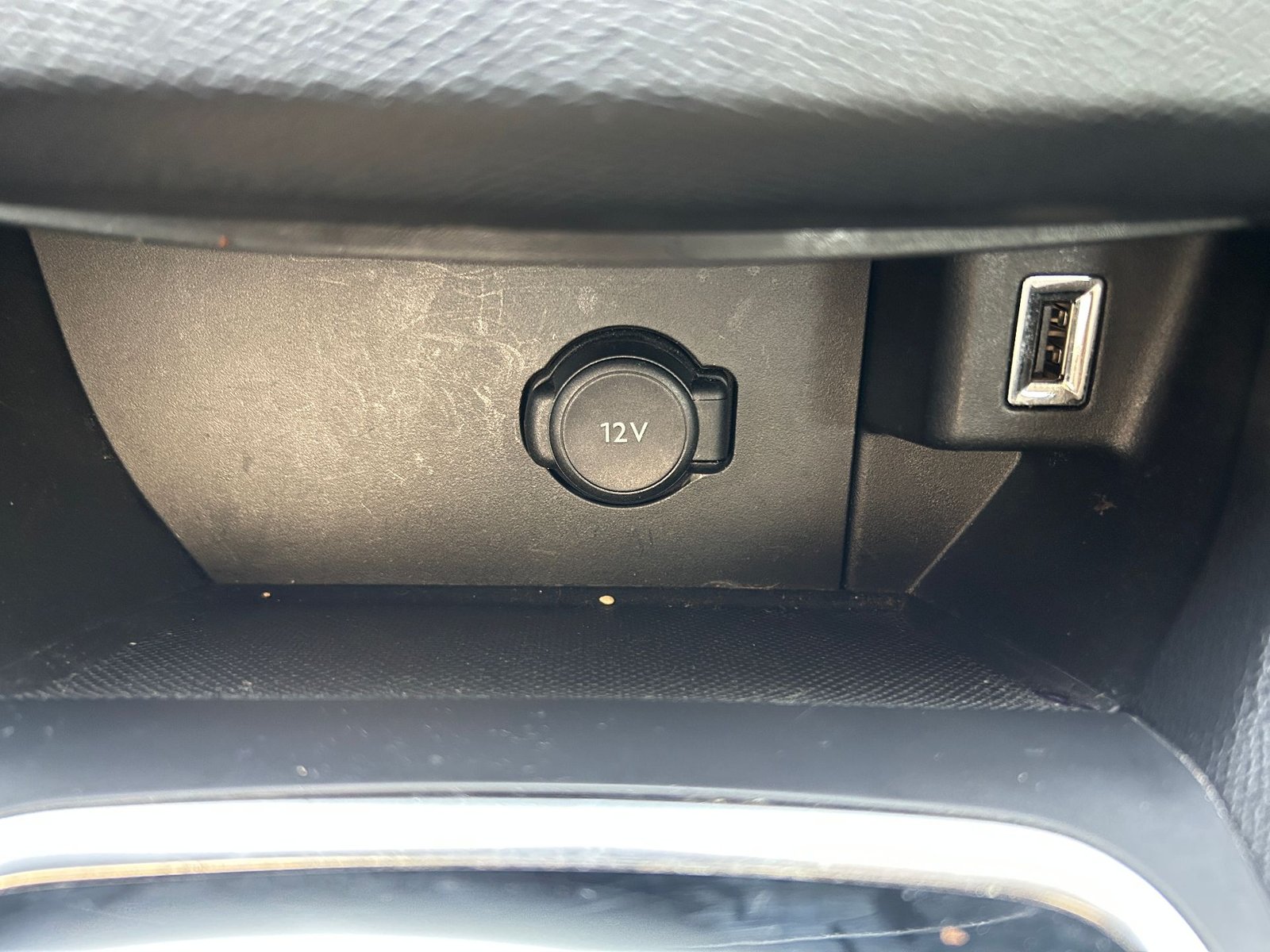 Peugeot 308 Phase II 1.5 BlueHDi 16V EAT8 S&S 130 cv Boîte auto