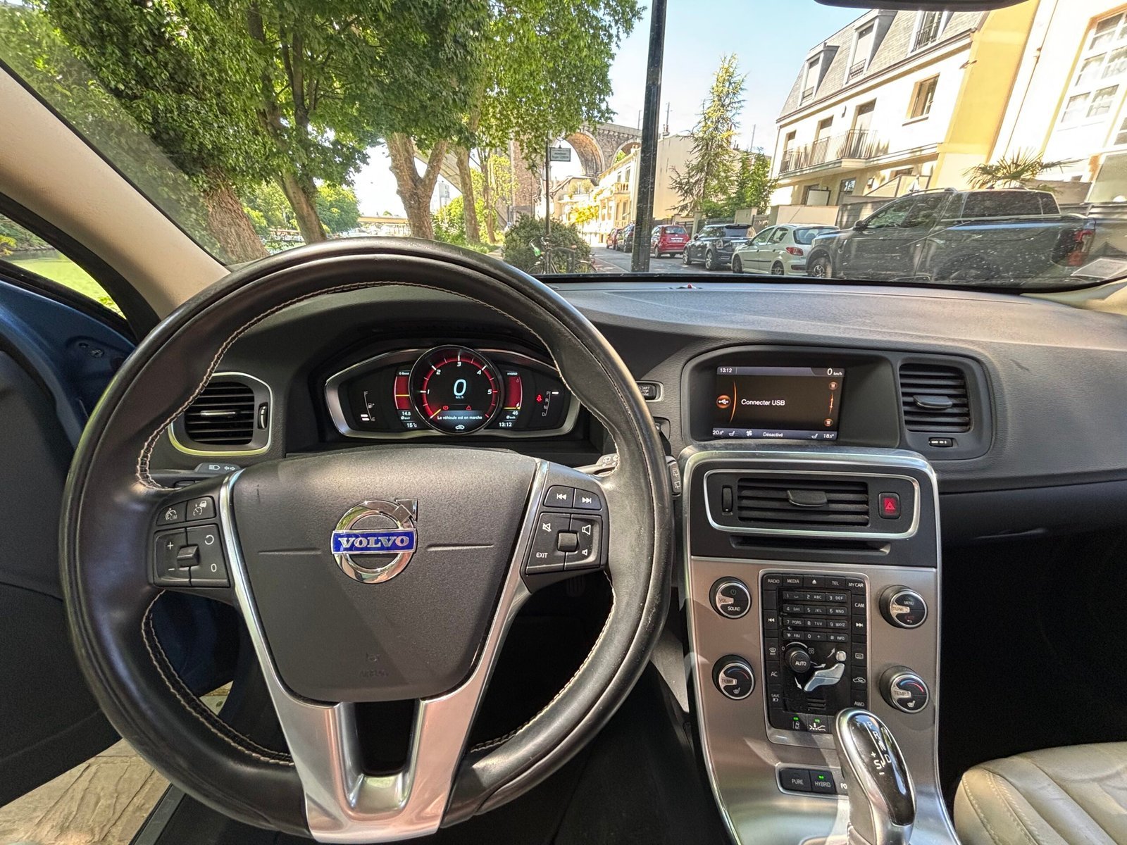 Volvo V60 Plug-in Hybrid D6 215 +70 ch AWD Xénium Geartronic A