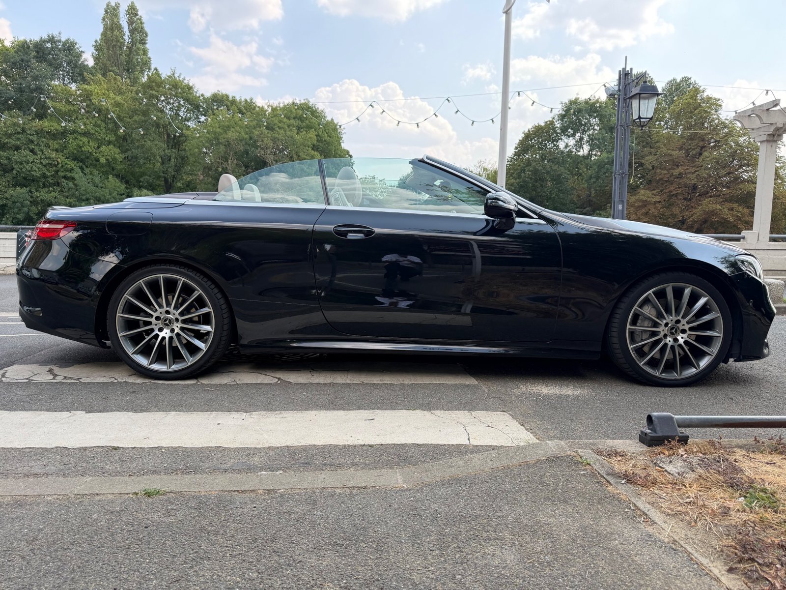 Mercedes-Benz Classe E Pack AMG Exécutive Cabriolet 300 2.0 i 16V 9G-TRONIC 245 cv Boîte auto