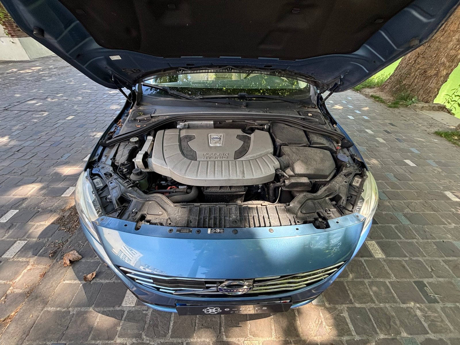 Volvo V60 Plug-in Hybrid D6 215 +70 ch AWD Geartronic A Xénium