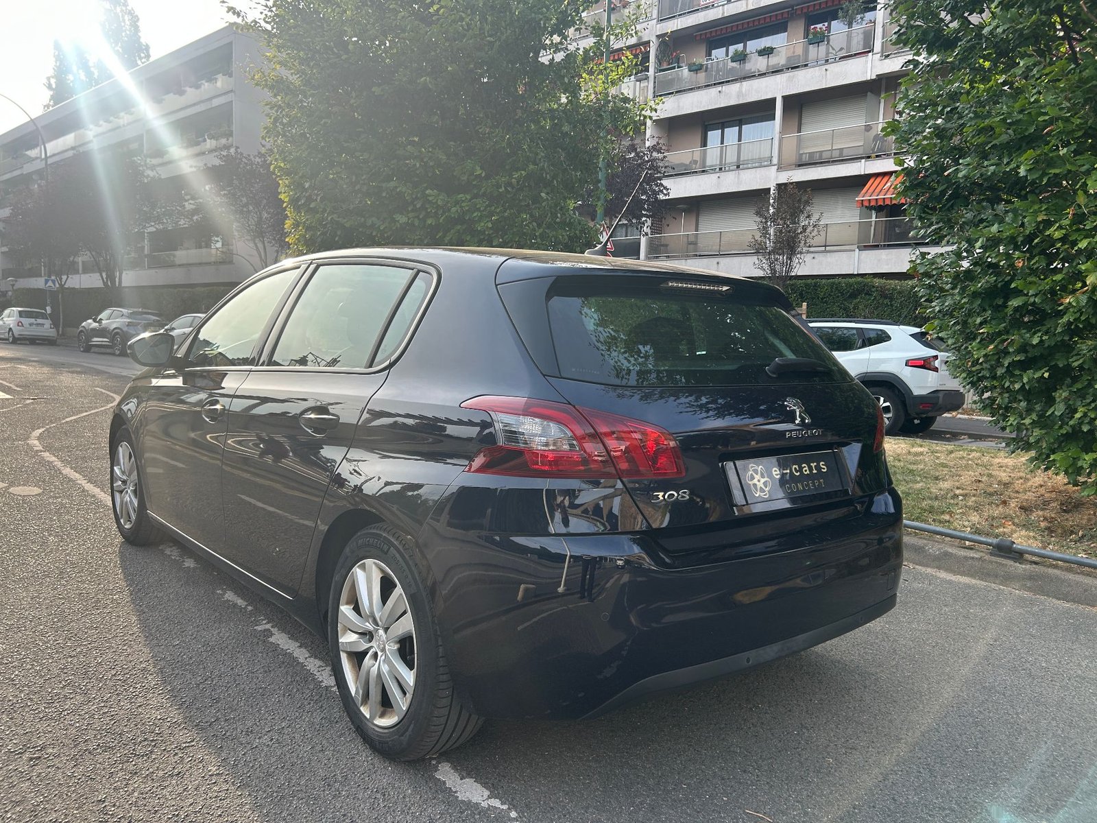 Peugeot 308 Phase II 1.5 BlueHDi 16V EAT8 S&S 130 cv Boîte auto