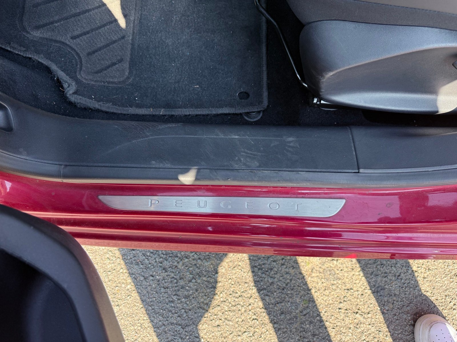 Peugeot 208 Féline 1.2 Essence 110 Automatique