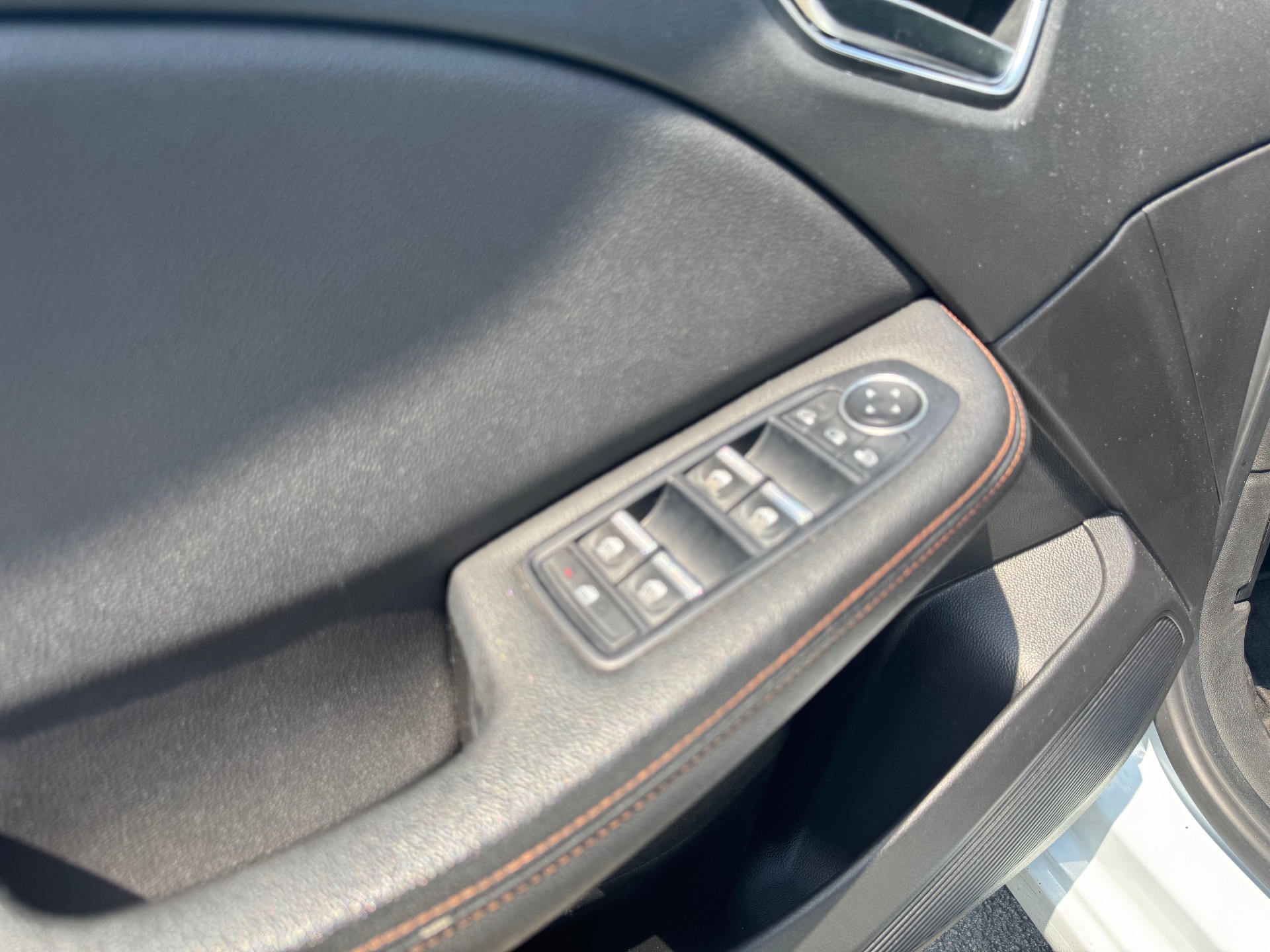 Renault Clio V 5 Portes E-TECH 1.6 i 16V GPF 140 Hybrid S&S 91 cv Boîte auto