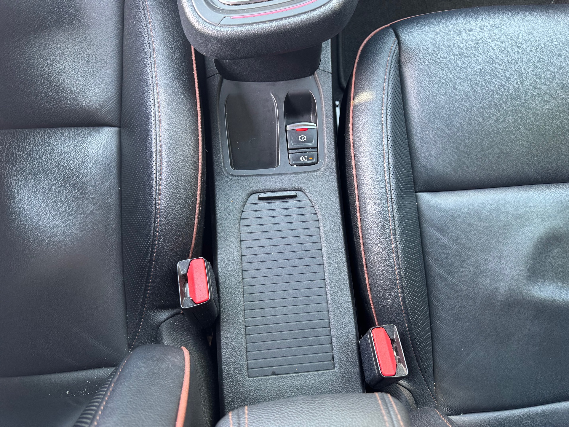 Renault Clio V 5 Portes E-TECH 1.6 i 16V GPF 140 Hybrid S&S 91 cv Boîte auto