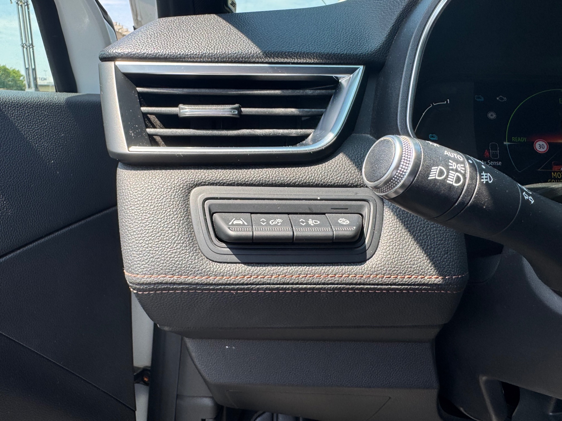 Renault Clio V 5 Portes E-TECH 1.6 i 16V GPF 140 Hybrid S&S 91 cv Boîte auto