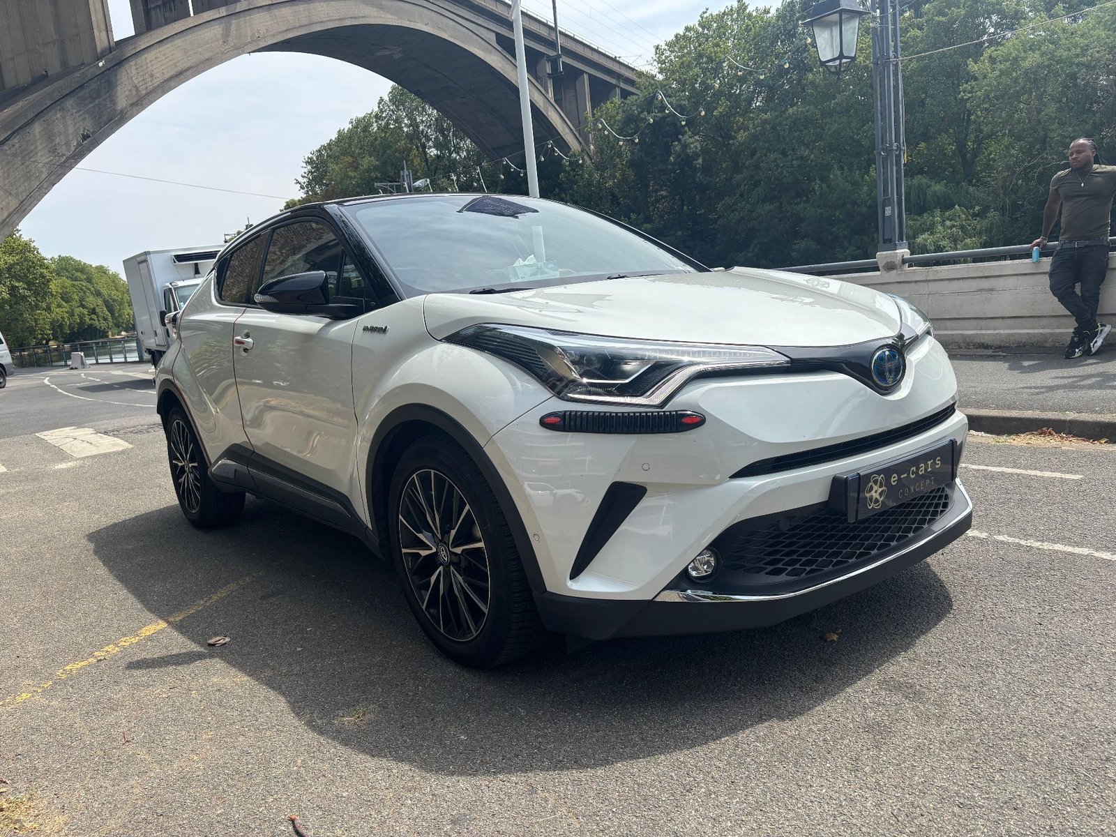 Toyota C-HR 1.8 VVT-i 16V 122ch HSD Hybrid 2WD CVT Boîte auto