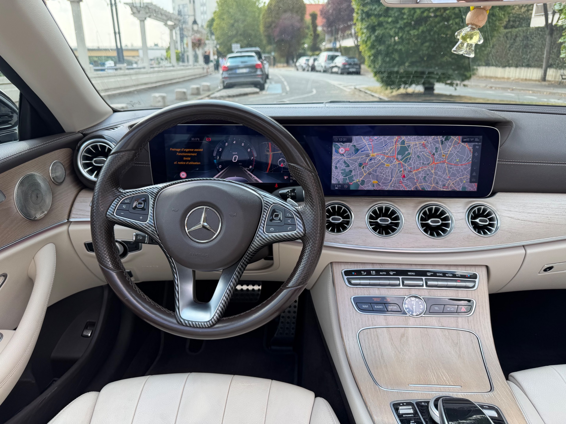 Mercedes-Benz Classe E Pack AMG Exécutive Cabriolet 300 2.0 i 16V 9G-TRONIC 245 cv Boîte auto