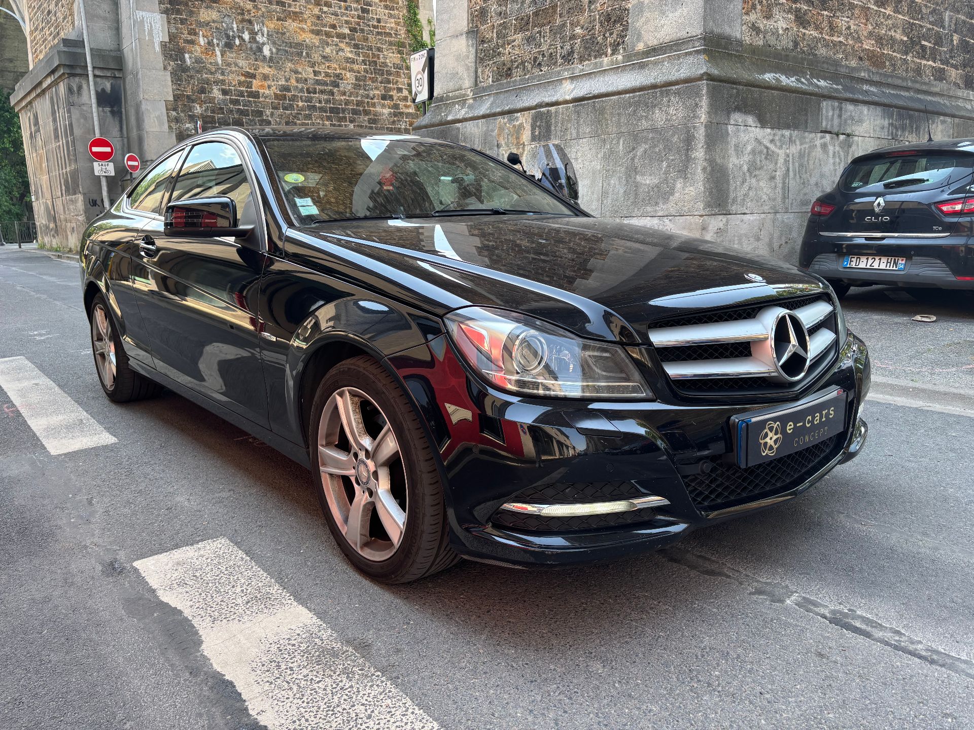Mercedes-Benz Classe C Exécutive Phase 2 Coupé 220 CDi 2.1 CDI 16V DPF BlueEFFICIENCY 170 cv