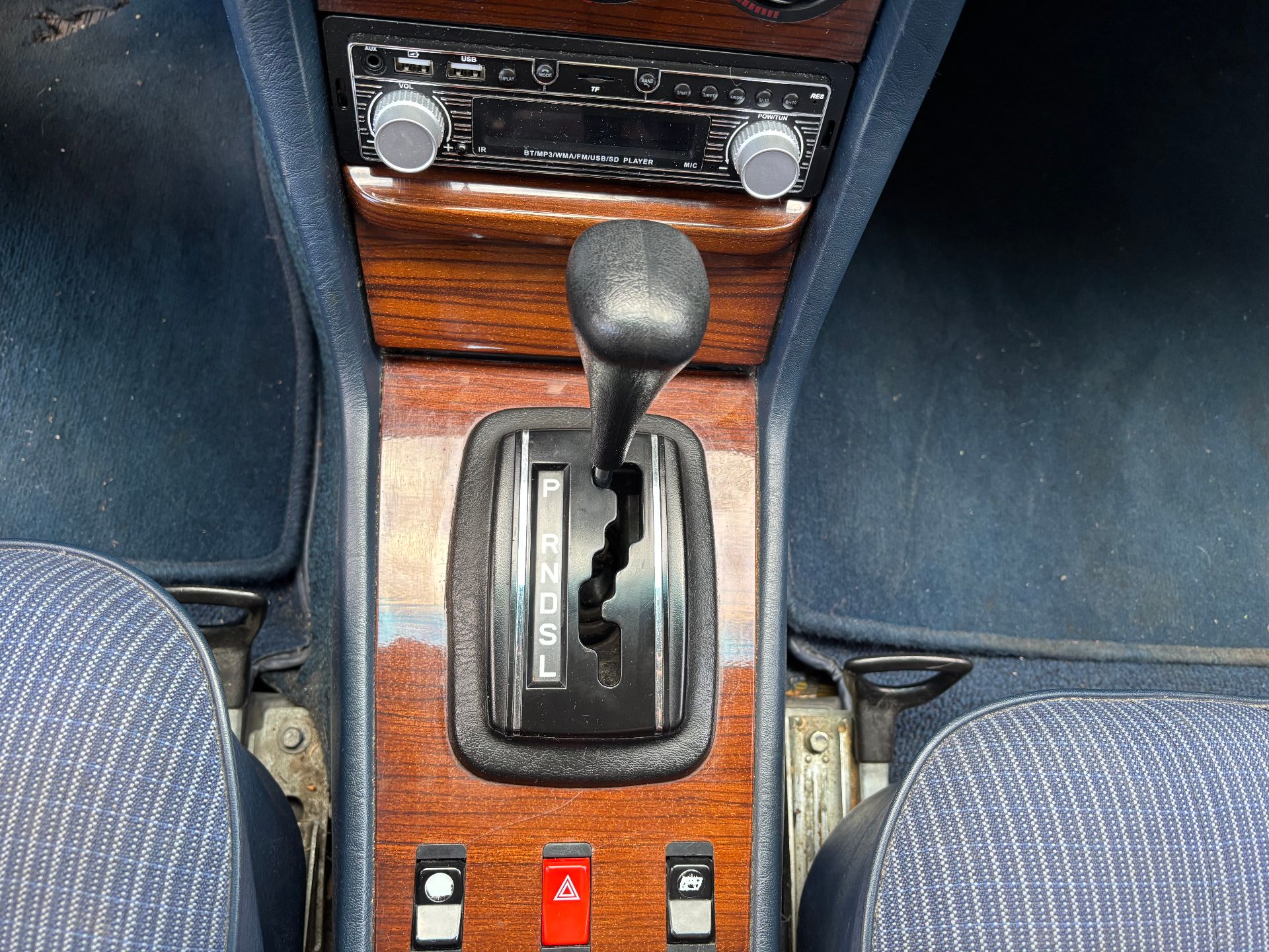 Mercedes-Benz W123 230E