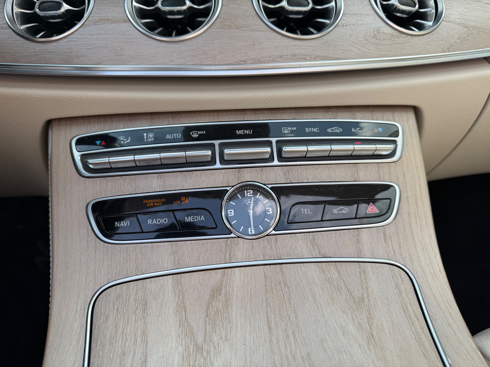 Mercedes-Benz Classe E Pack AMG Exécutive Cabriolet 300 2.0 i 16V 9G-TRONIC 245 cv Boîte auto
