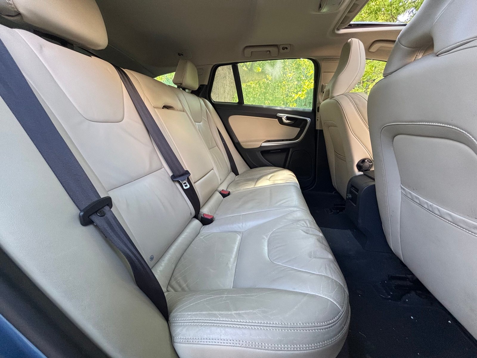 Volvo V60 Plug-in Hybrid D6 215 +70 ch AWD Geartronic A Xénium