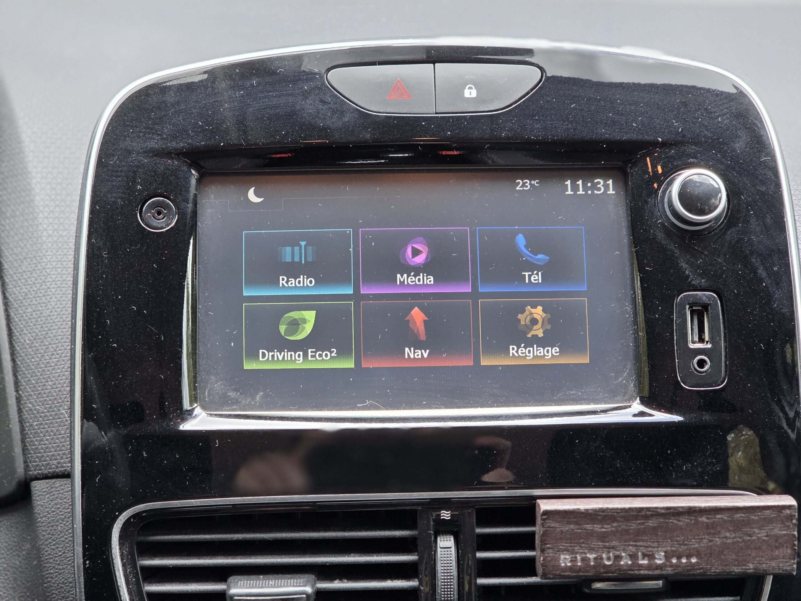 RENAULT CLIO IV Air Media Nav– 1.5 dCi 75ch BVM5