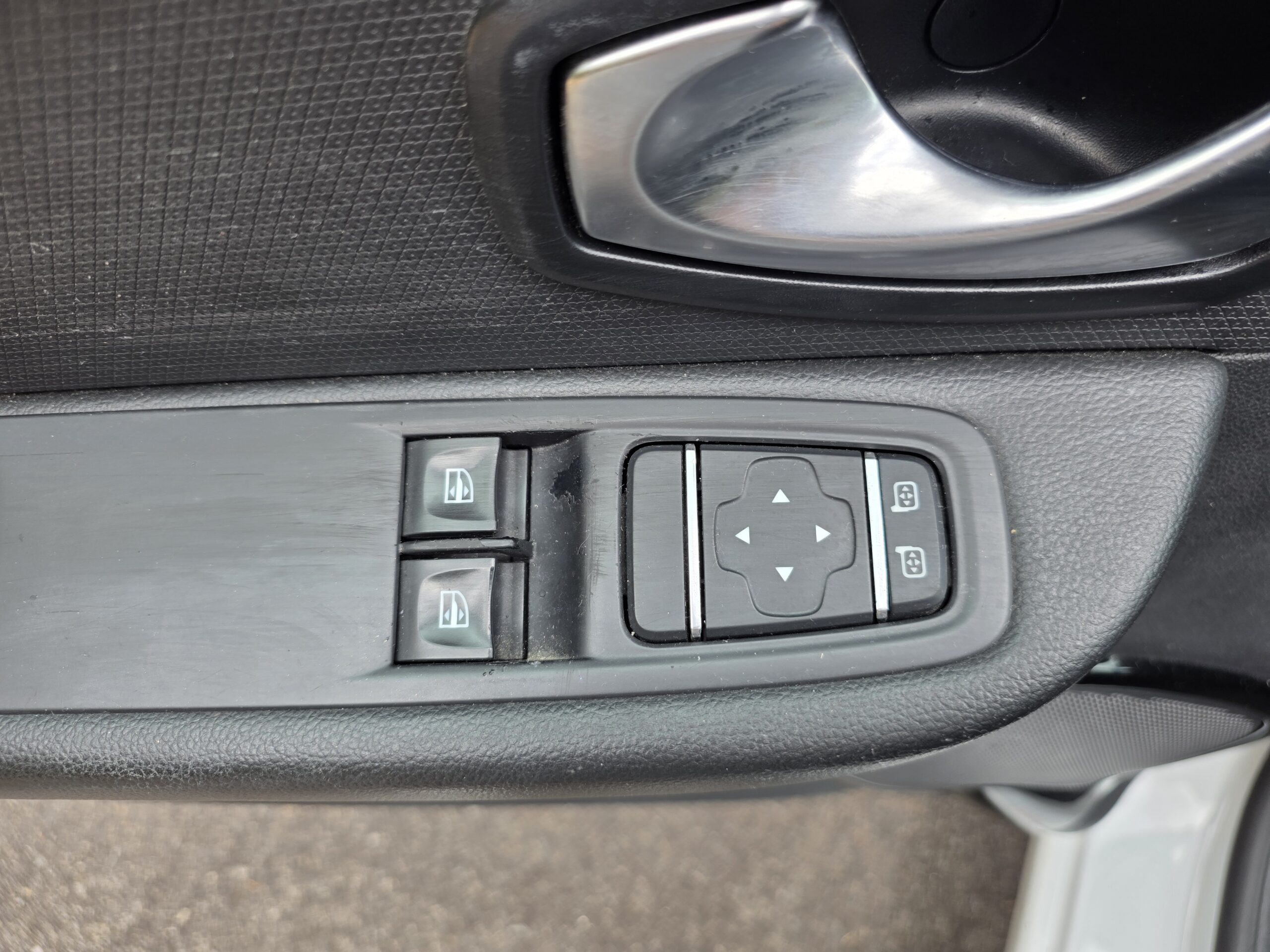 RENAULT CLIO IV Air Media Nav– 1.5 dCi 75ch BVM5