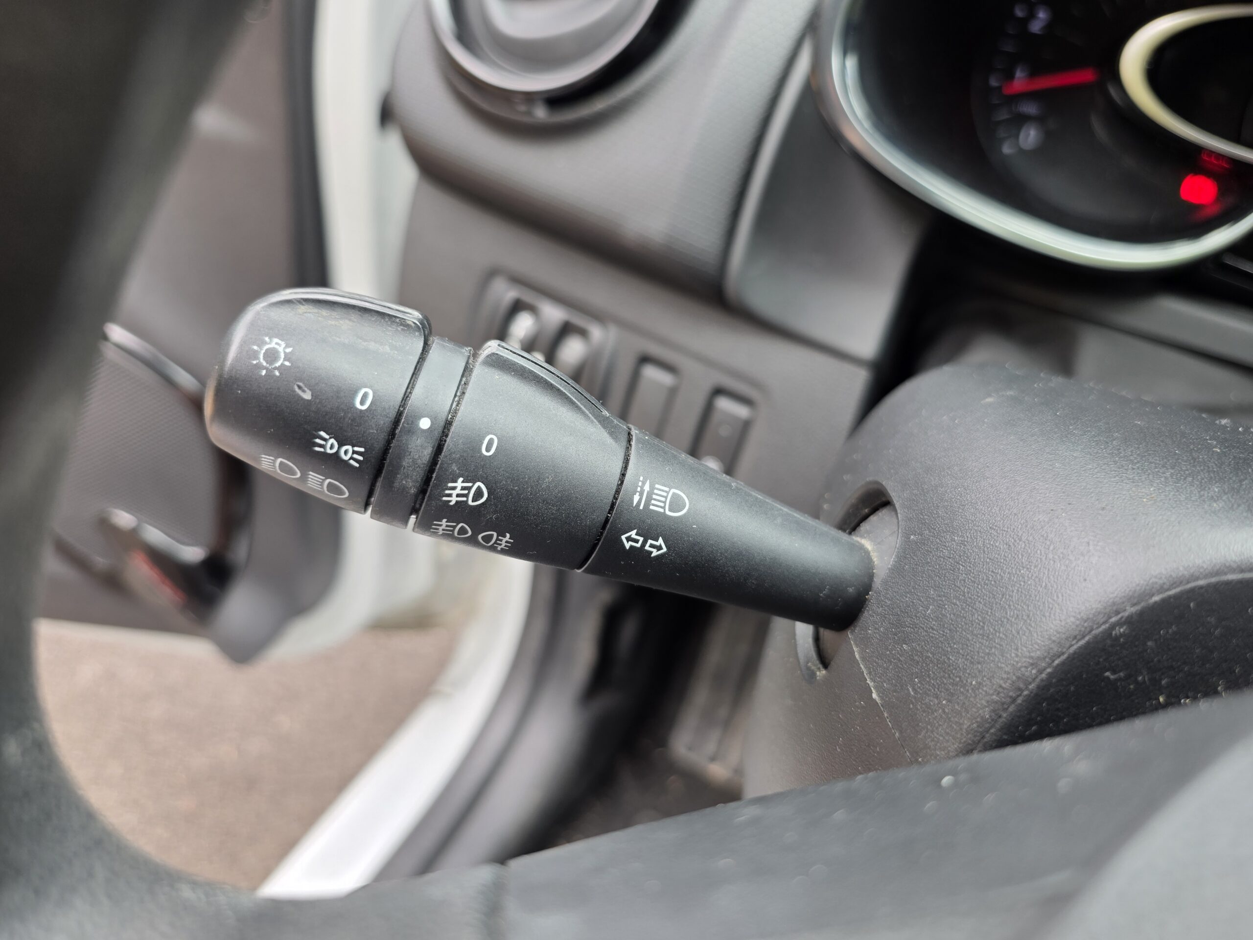 RENAULT CLIO IV Air Media Nav– 1.5 dCi 75ch BVM5