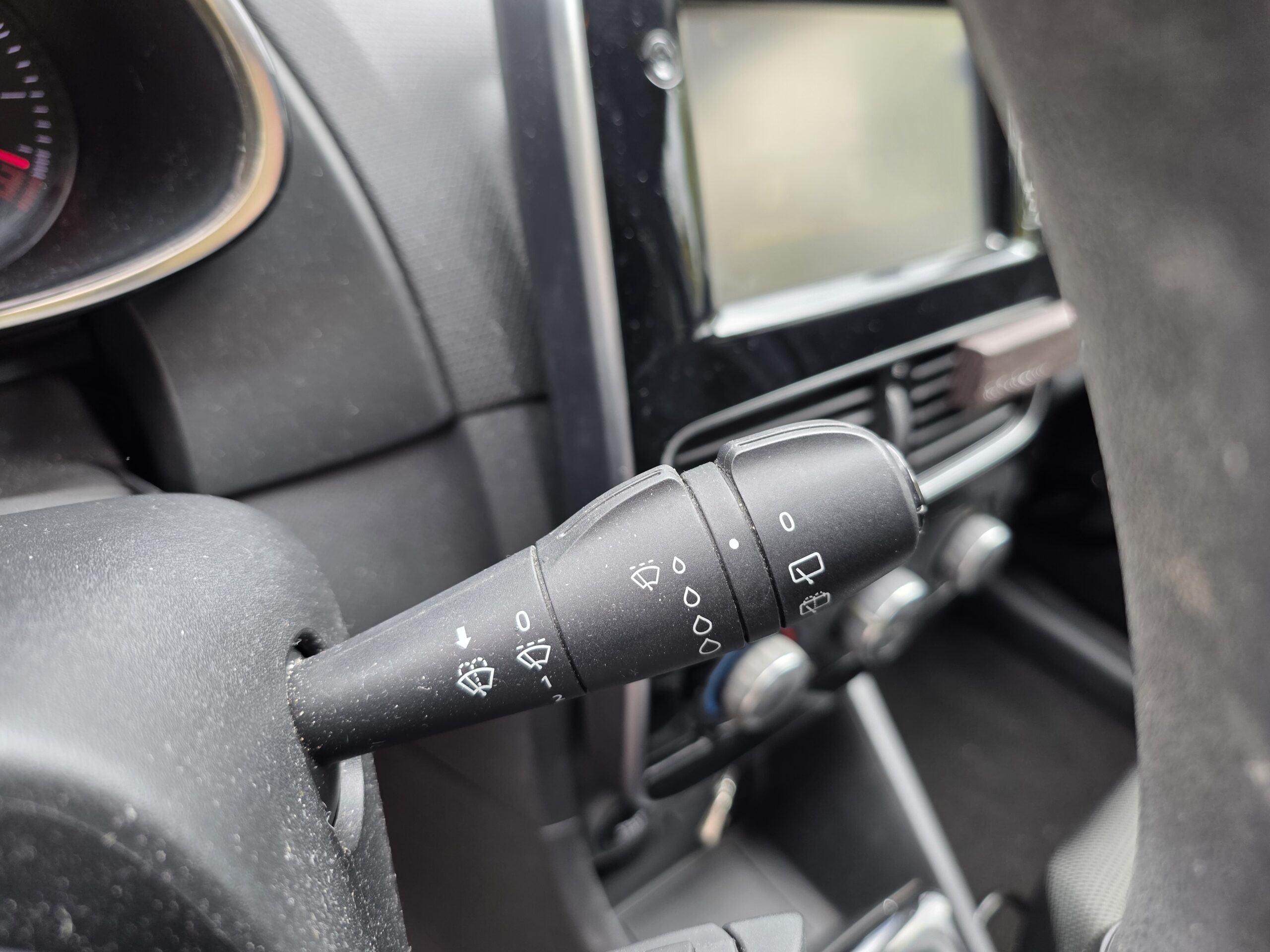 RENAULT CLIO IV Air Media Nav– 1.5 dCi 75ch BVM5