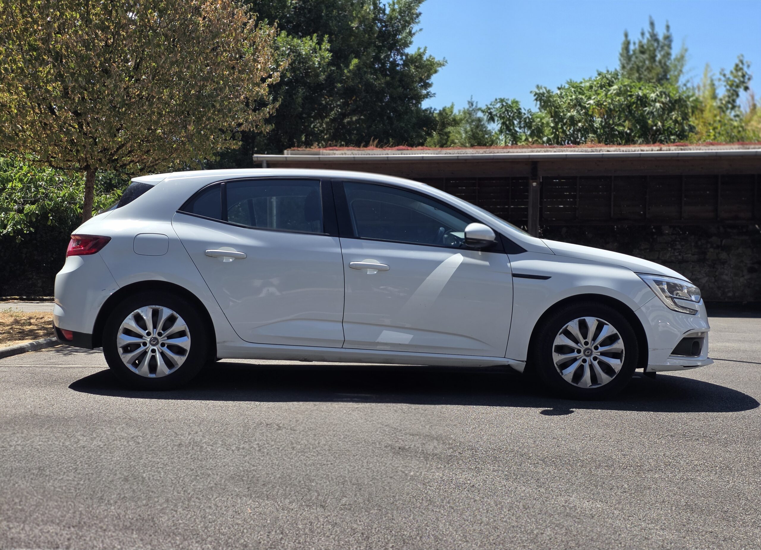 RENAULT MÉGANE IV SOCIÉTÉ – 1.5 Blue dCi 90ch BVM6 Finition NAV AIR