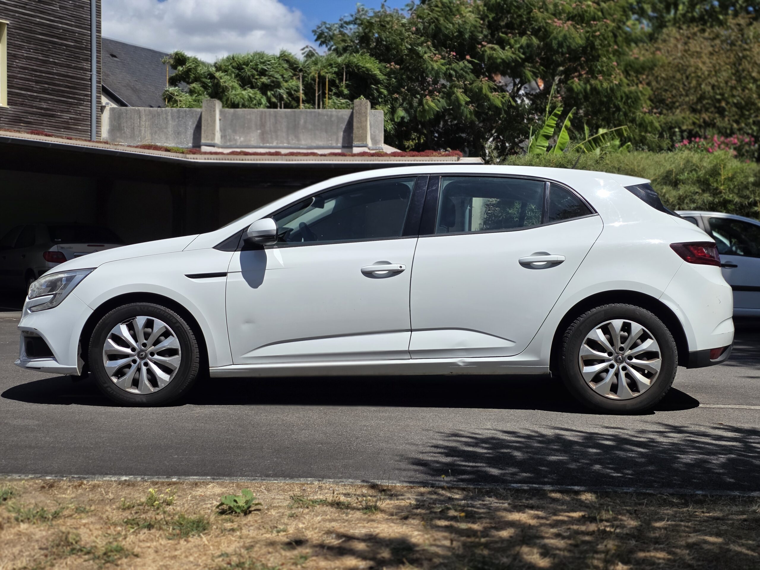 RENAULT MÉGANE IV SOCIÉTÉ – 1.5 Blue dCi 90ch BVM6 Finition NAV AIR