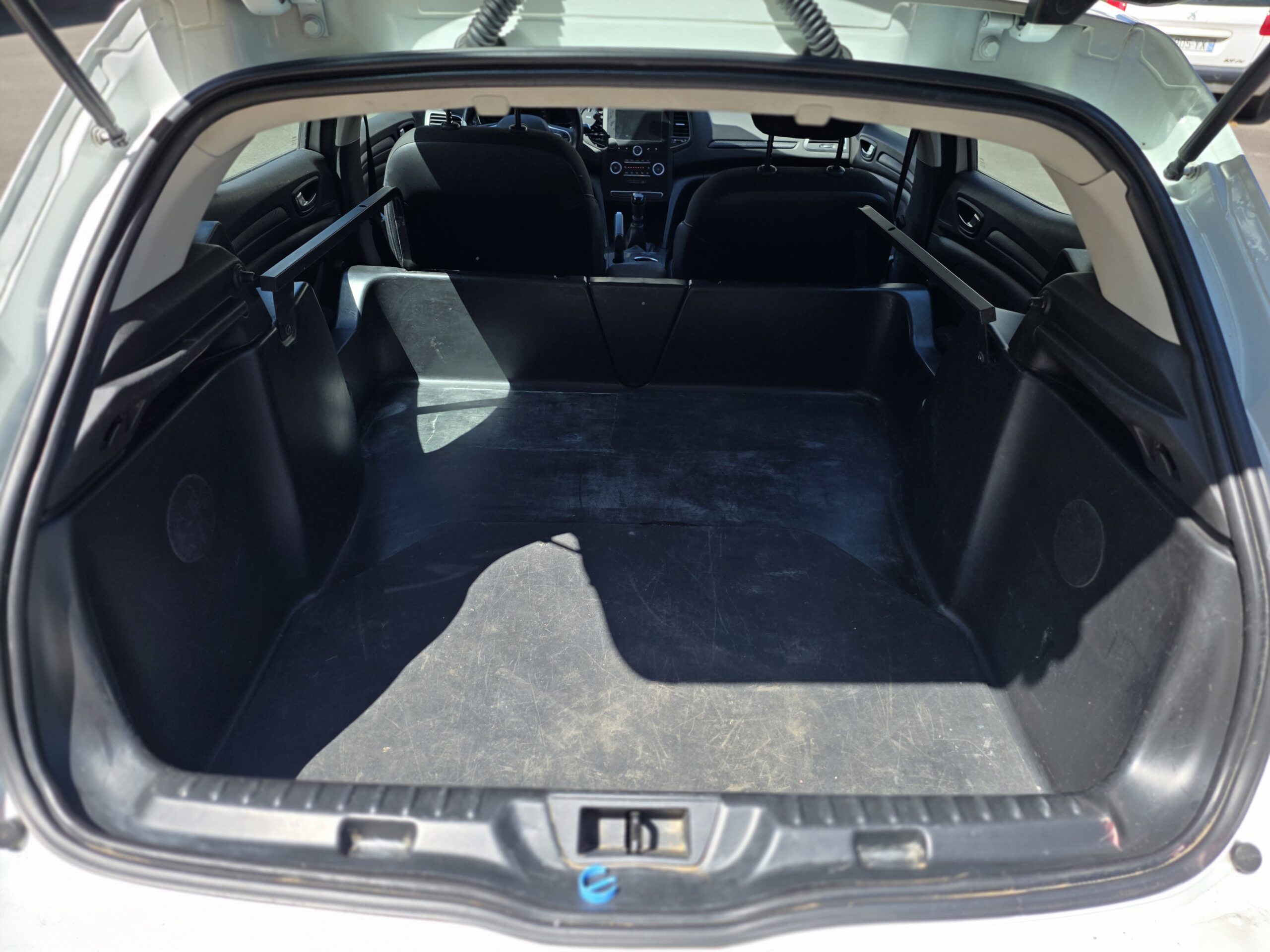 RENAULT MÉGANE IV SOCIÉTÉ – 1.5 Blue dCi 90ch BVM6 Finition NAV AIR