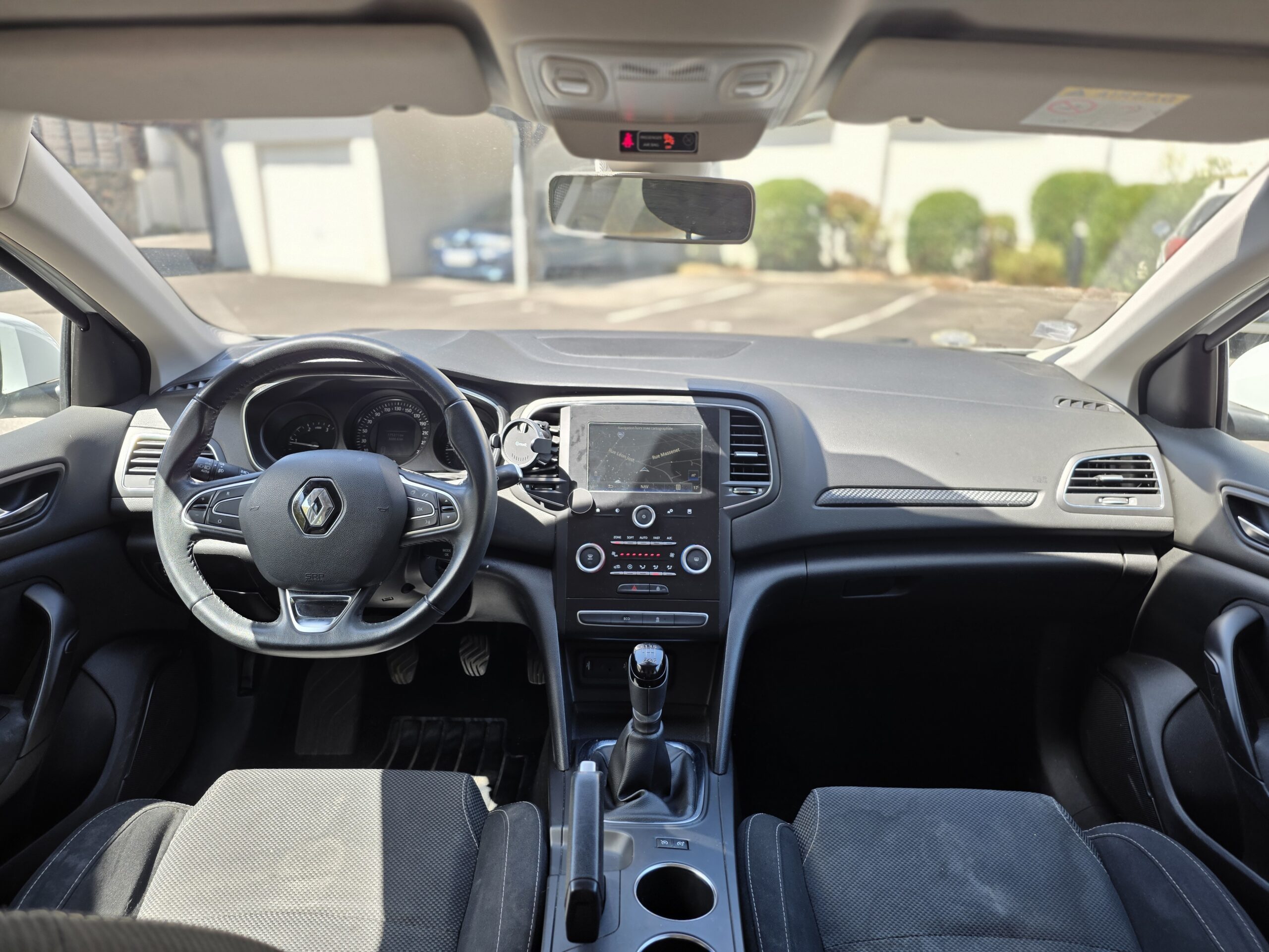 RENAULT MÉGANE IV SOCIÉTÉ – 1.5 Blue dCi 90ch BVM6 Finition NAV AIR