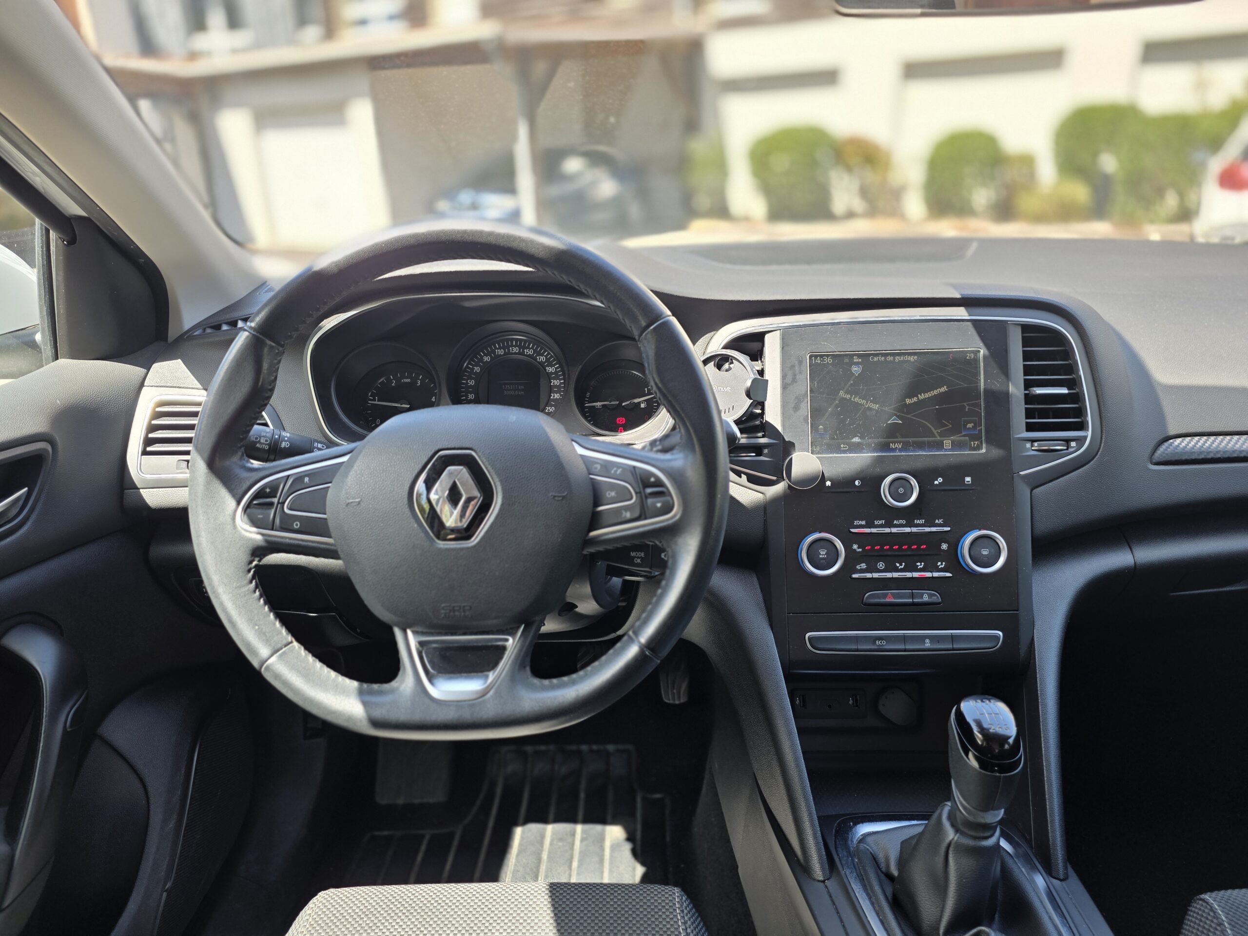 RENAULT MÉGANE IV SOCIÉTÉ – 1.5 Blue dCi 90ch BVM6 Finition NAV AIR