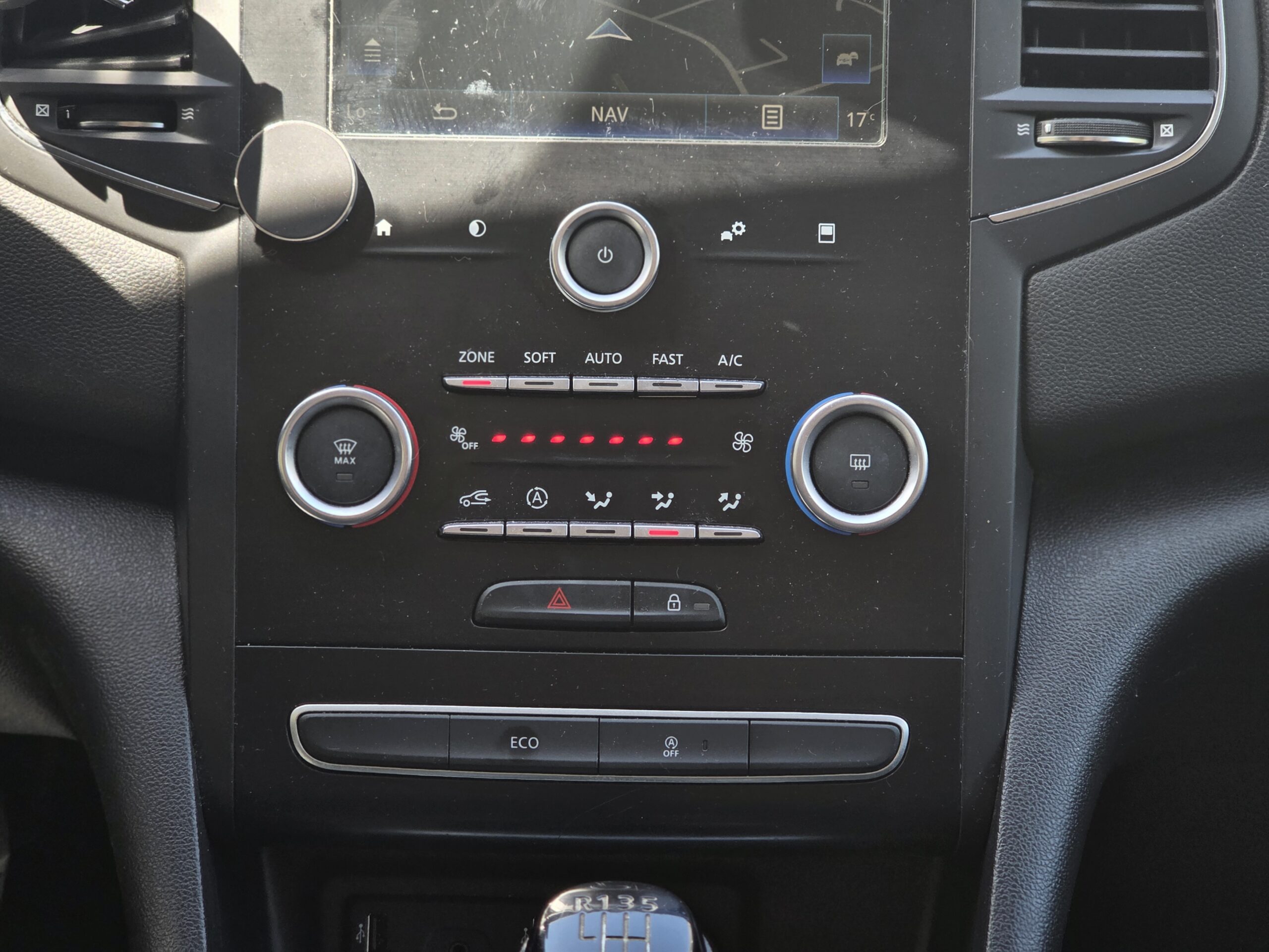 RENAULT MÉGANE IV SOCIÉTÉ – 1.5 Blue dCi 90ch BVM6 Finition NAV AIR