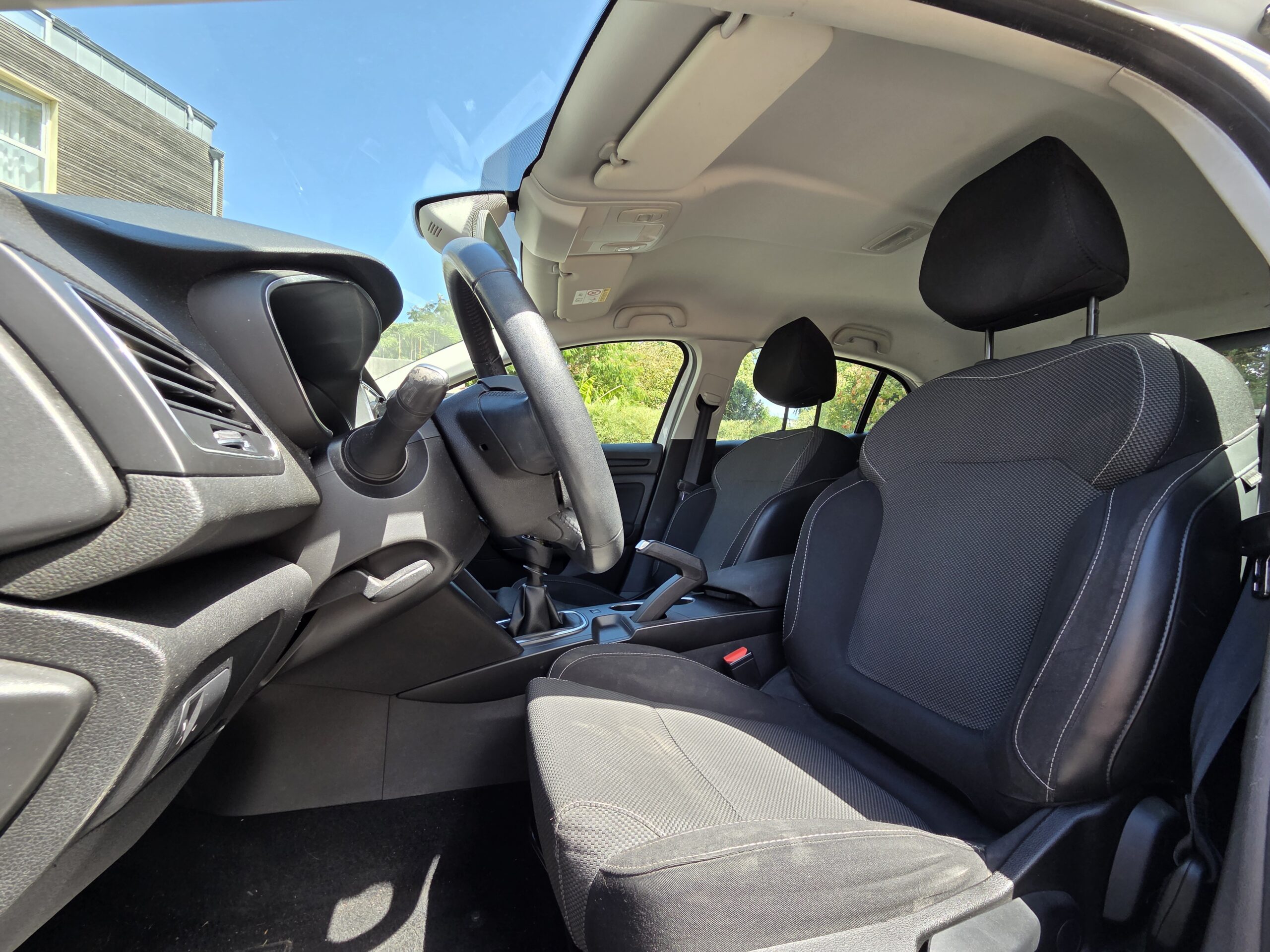 RENAULT MÉGANE IV SOCIÉTÉ – 1.5 Blue dCi 90ch BVM6 Finition NAV AIR