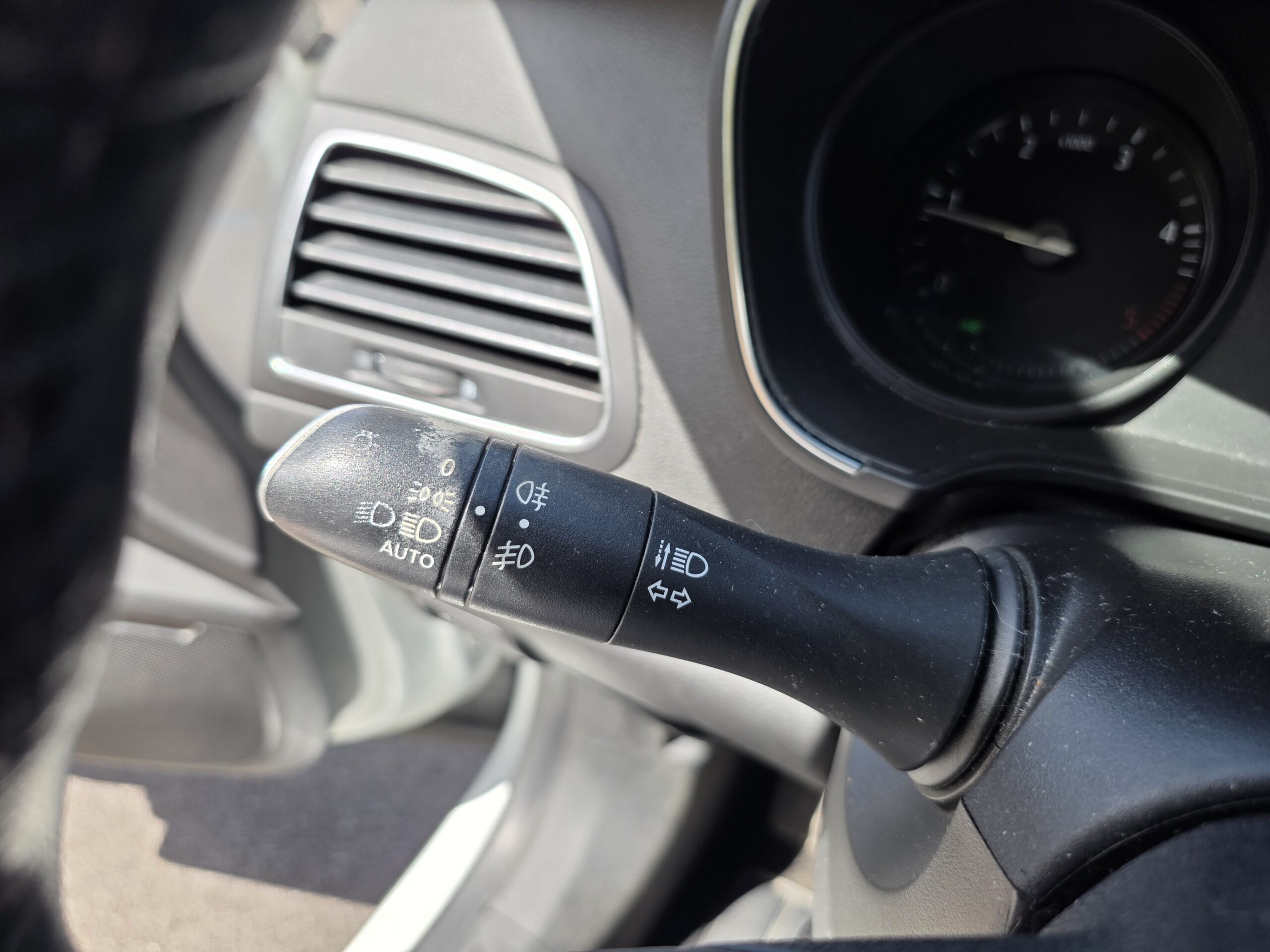 RENAULT MÉGANE IV SOCIÉTÉ – 1.5 Blue dCi 90ch BVM6 Finition NAV AIR