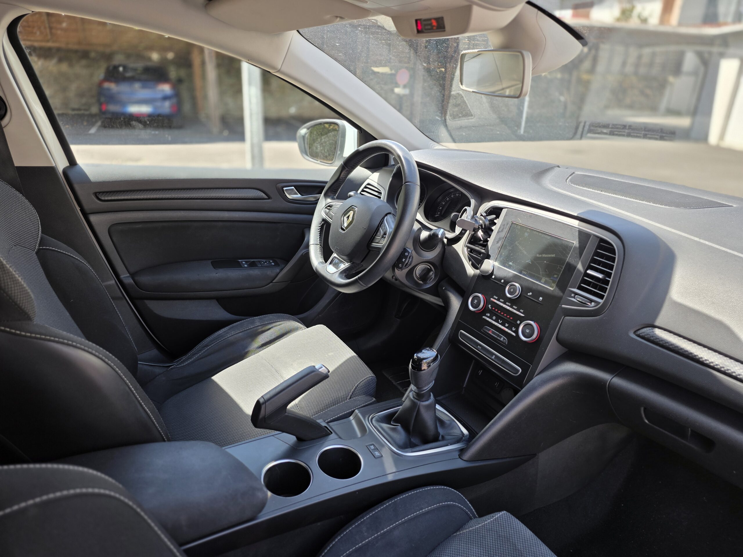 RENAULT MÉGANE IV SOCIÉTÉ – 1.5 Blue dCi 90ch BVM6 Finition NAV AIR