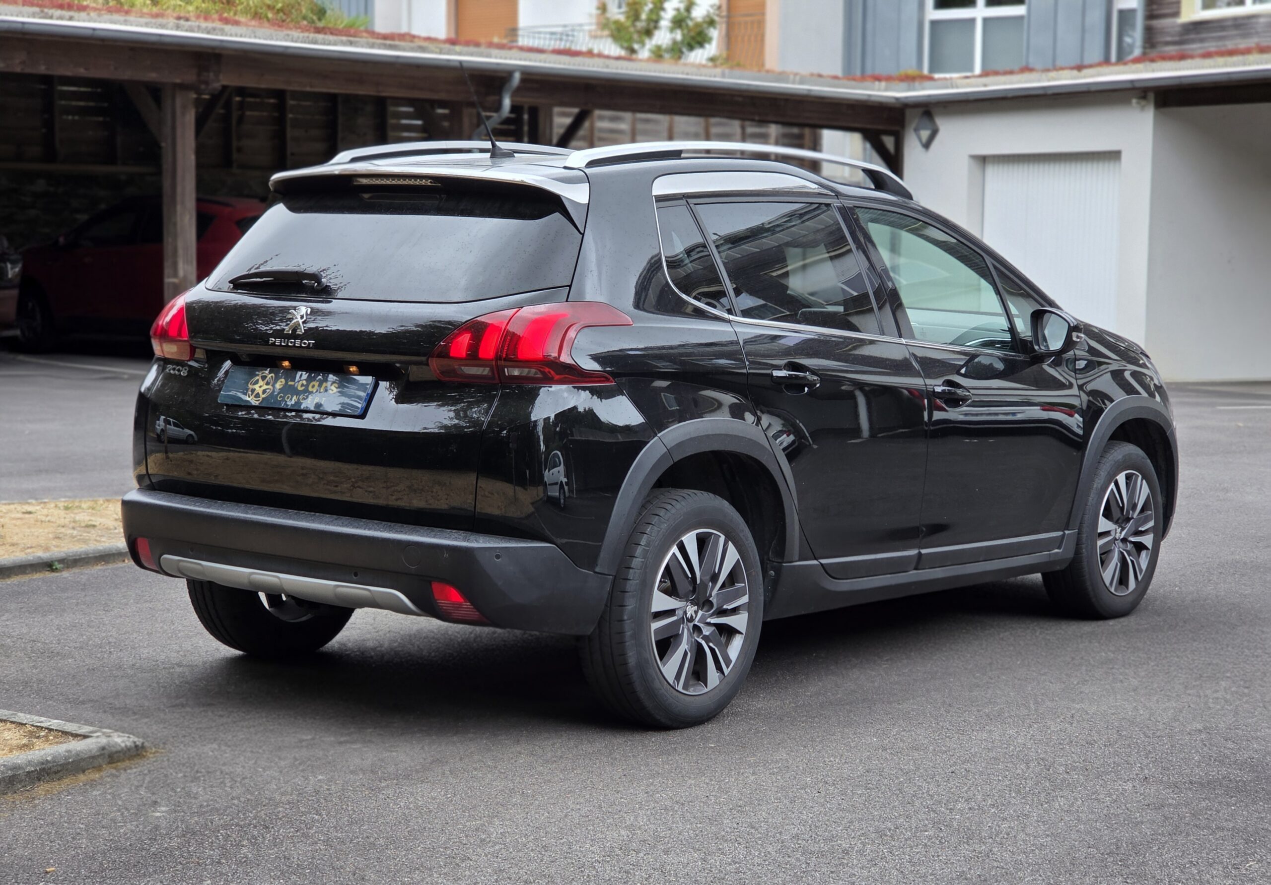 PEUGEOT 2008 – 1.5 BlueHDi 120ch EAT6 Finition ALLURE