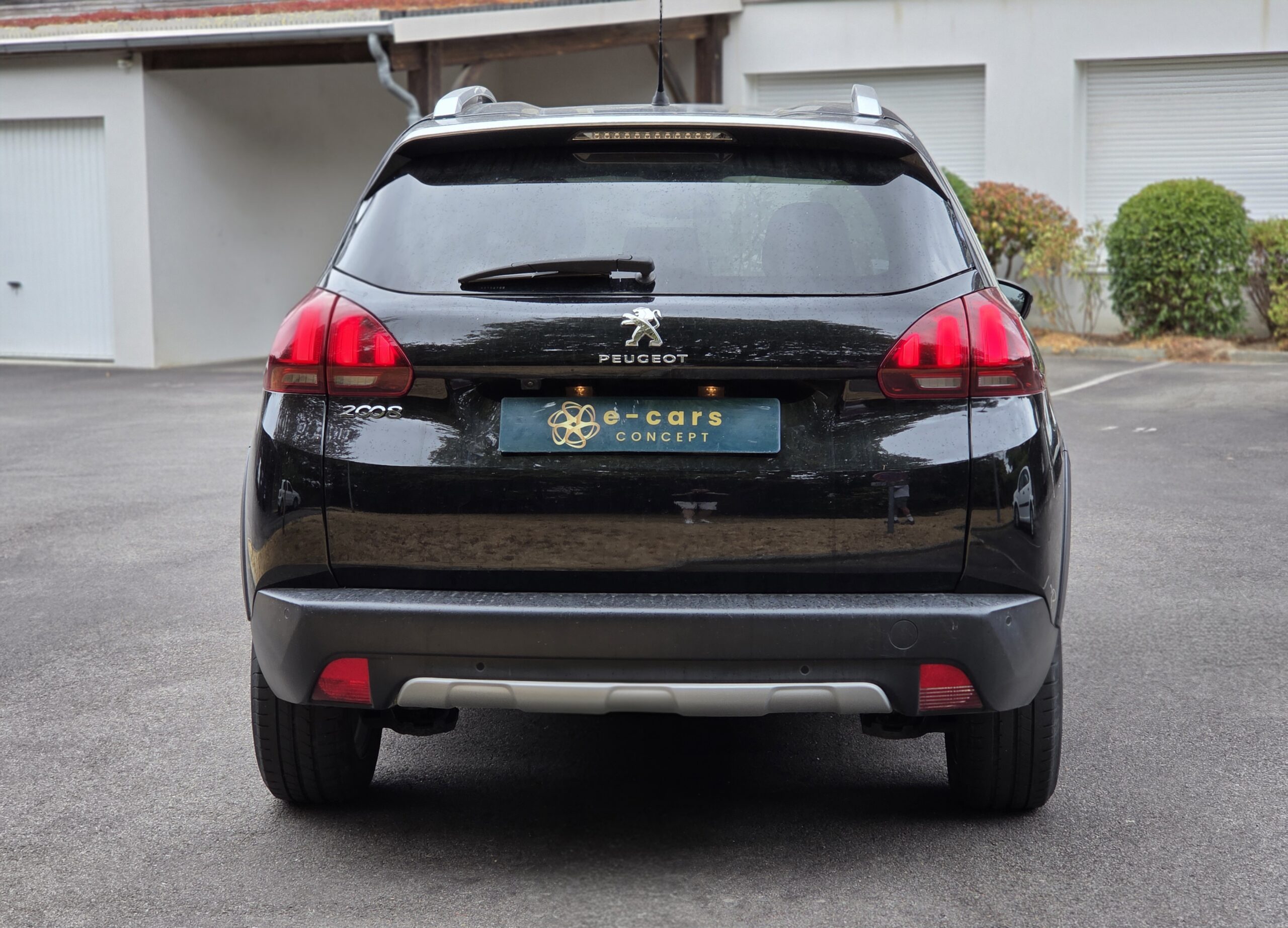 PEUGEOT 2008 – 1.5 BlueHDi 120ch EAT6 Finition ALLURE