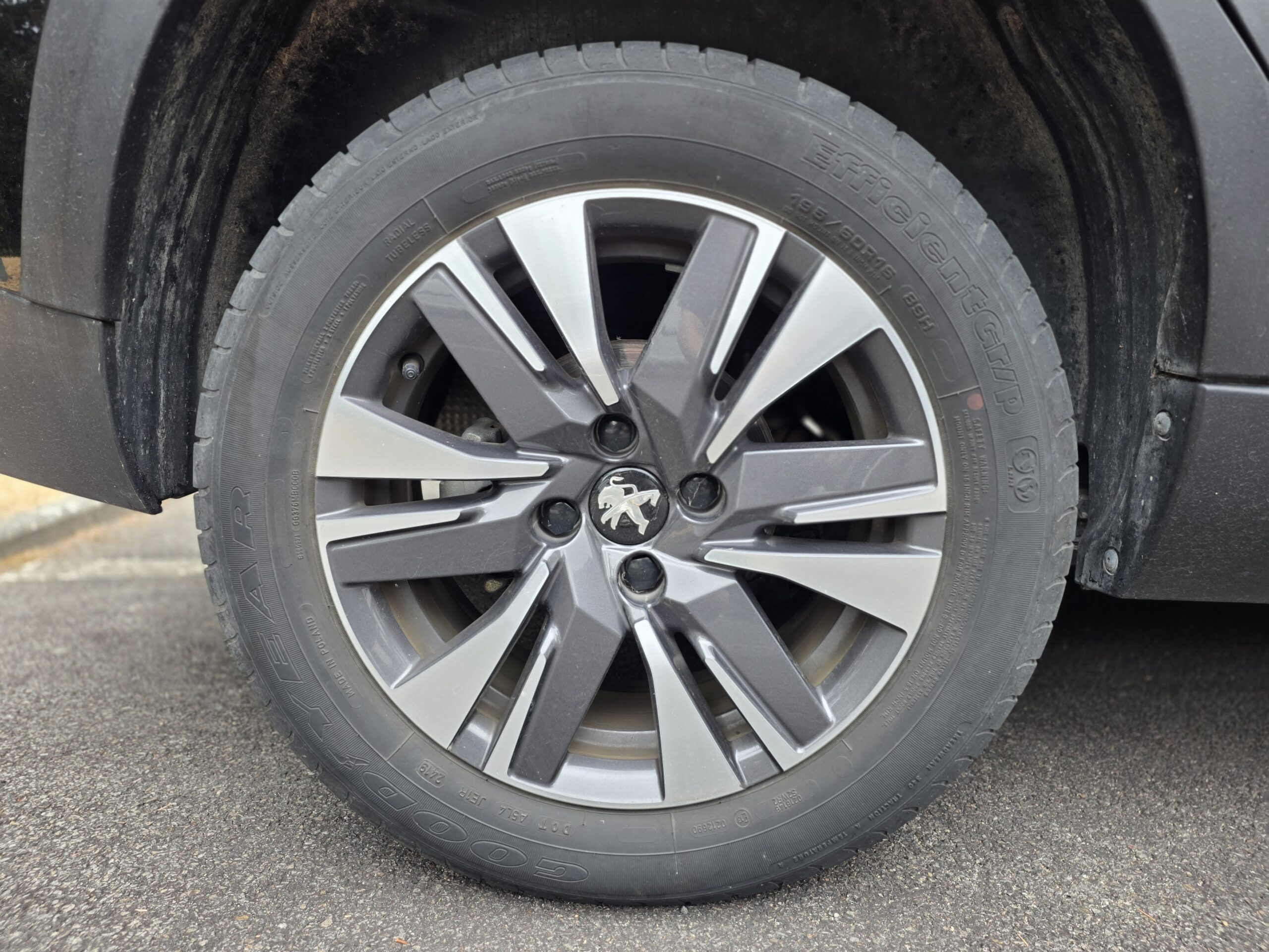 PEUGEOT 2008 – 1.5 BlueHDi 120ch EAT6 Finition ALLURE