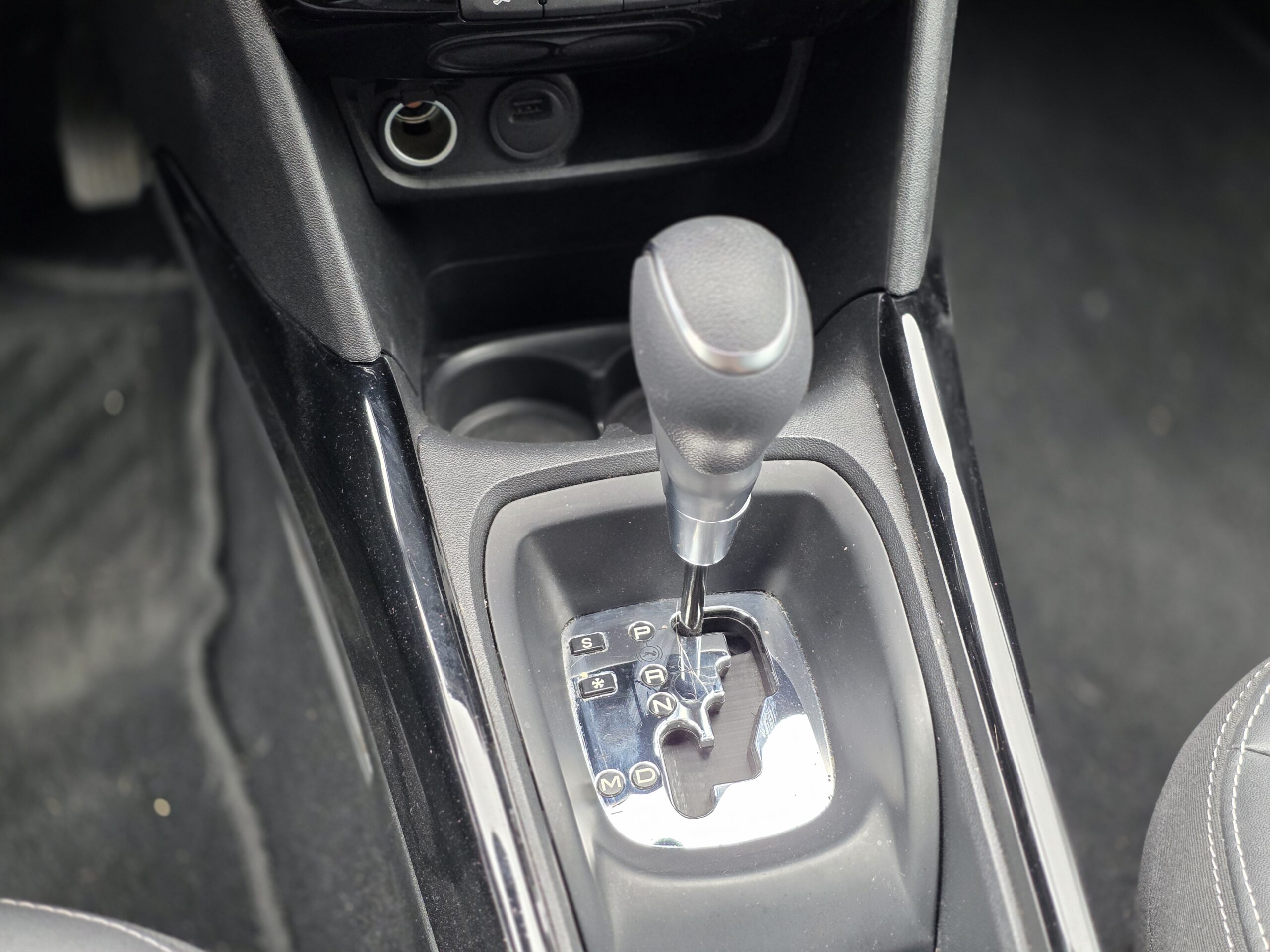 PEUGEOT 2008 – 1.5 BlueHDi 120ch EAT6 Finition ALLURE