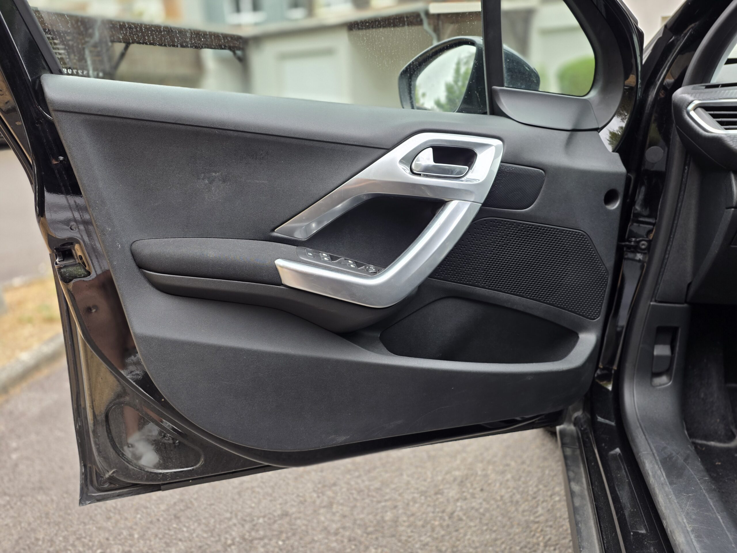 PEUGEOT 2008 – 1.5 BlueHDi 120ch EAT6 Finition ALLURE