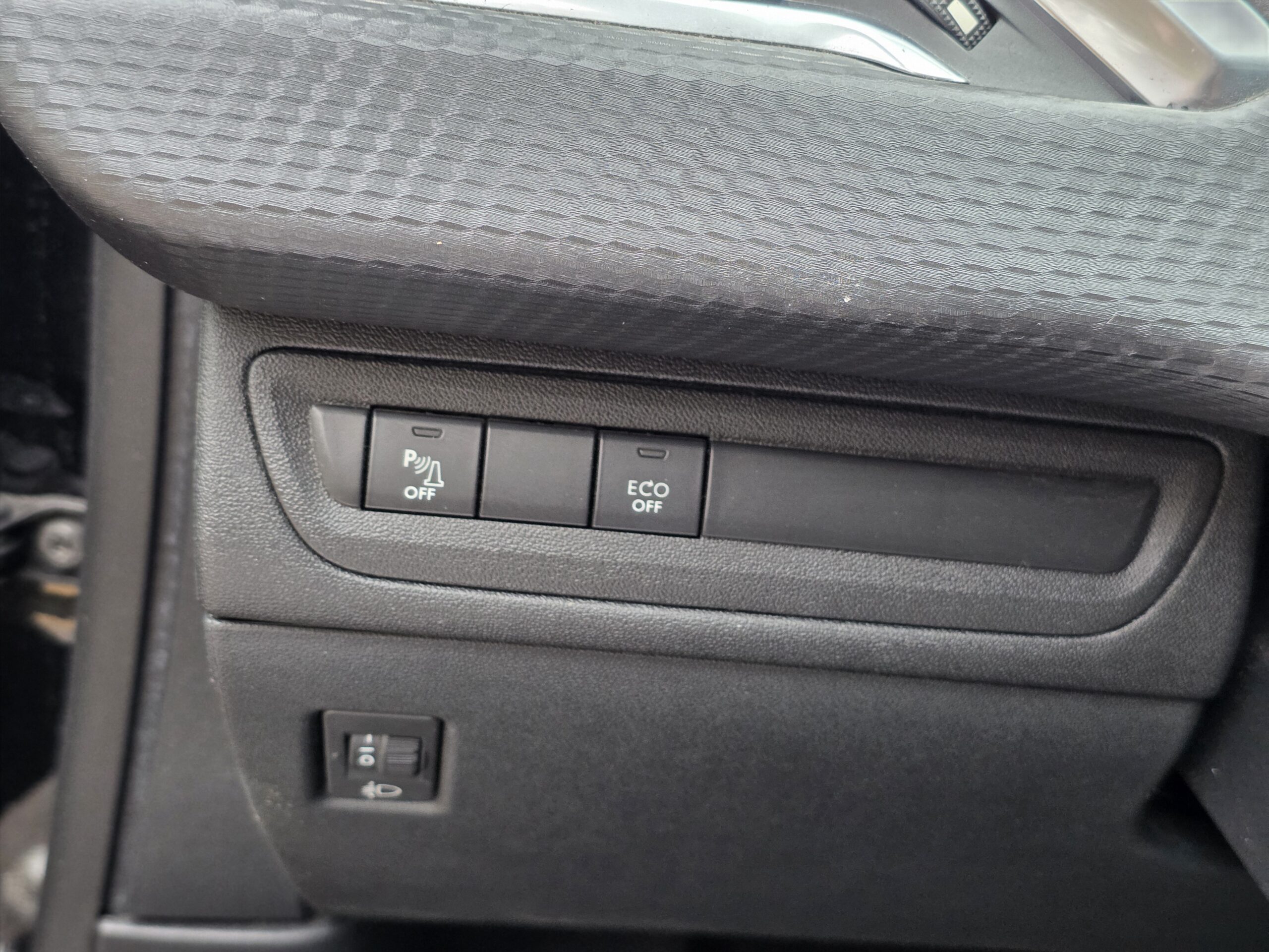 PEUGEOT 2008 – 1.5 BlueHDi 120ch EAT6 Finition ALLURE