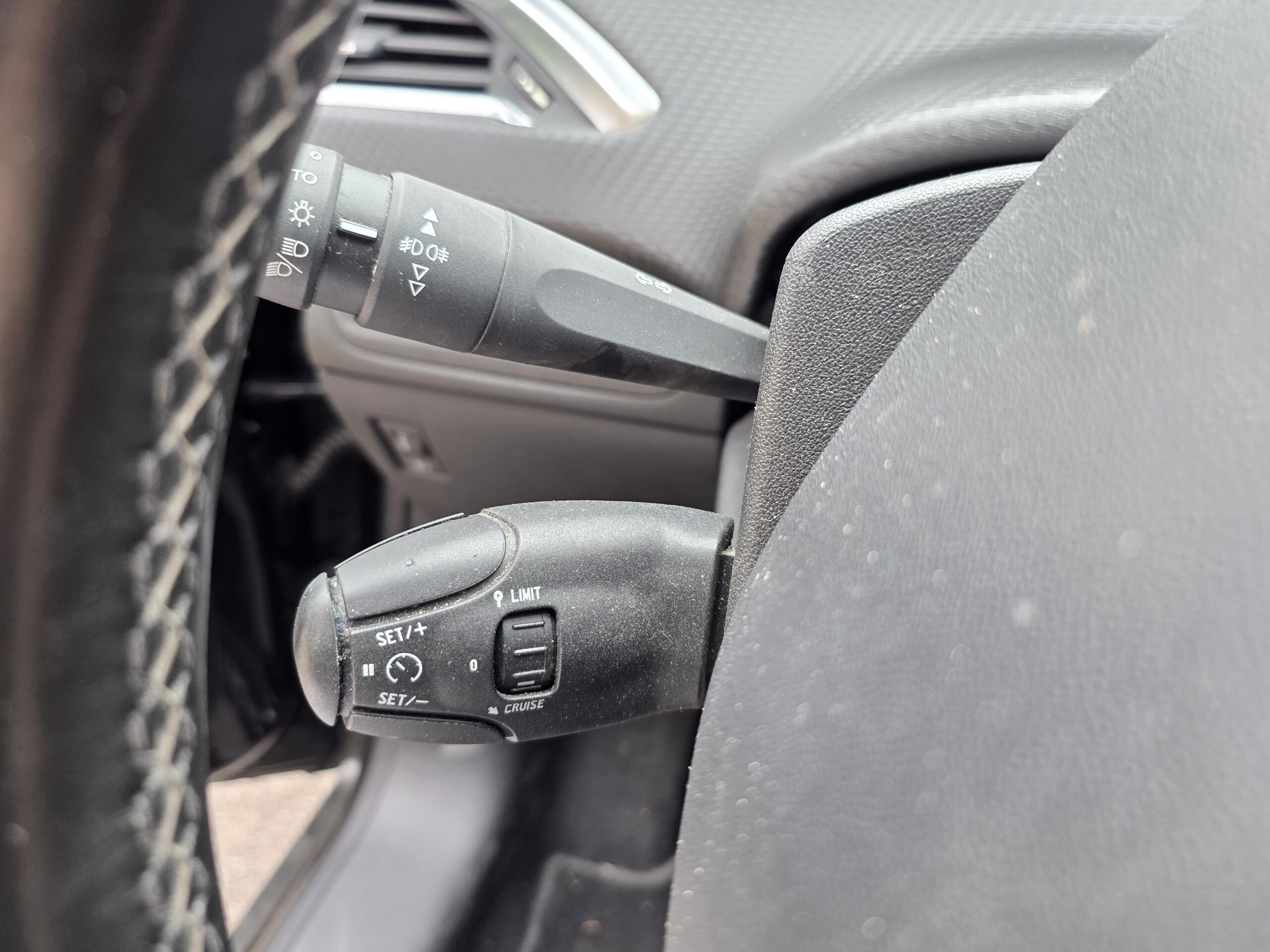 PEUGEOT 2008 – 1.5 BlueHDi 120ch EAT6 Finition ALLURE