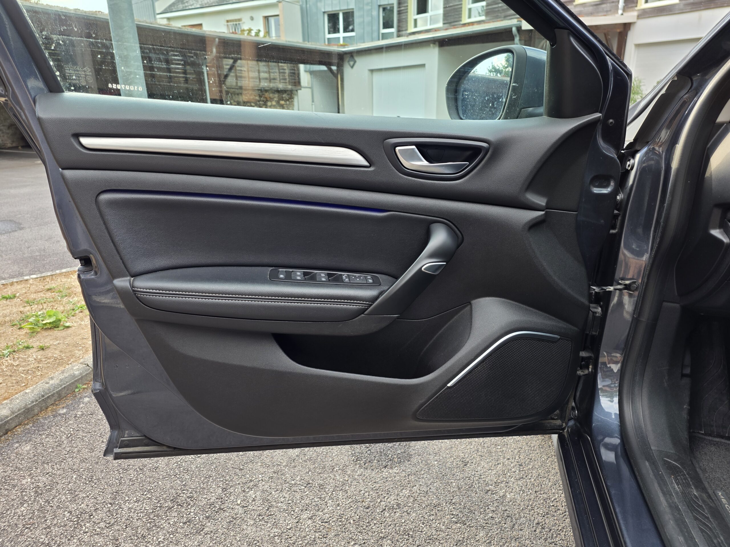 RENAULT MÉGANE IV INTENS – 1.5 BluedCi 110ch Automatique