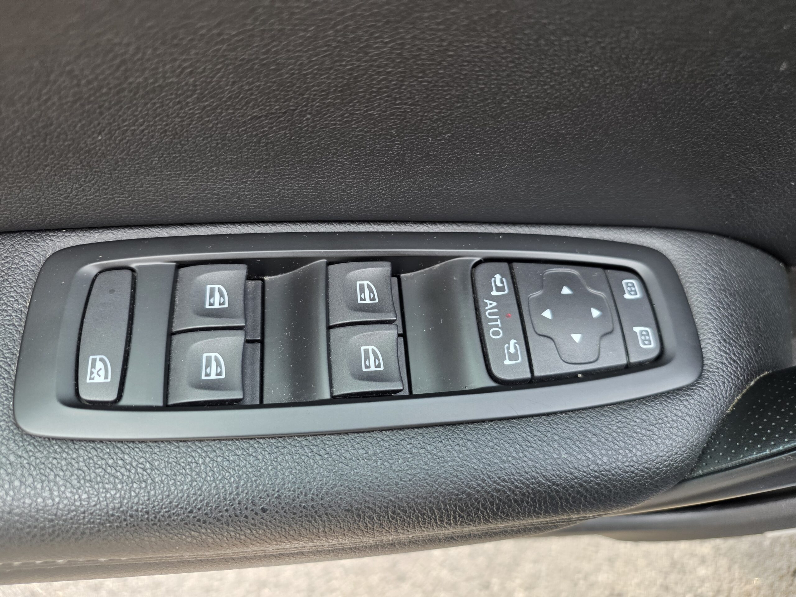 RENAULT MÉGANE IV INTENS – 1.5 BluedCi 110ch Automatique