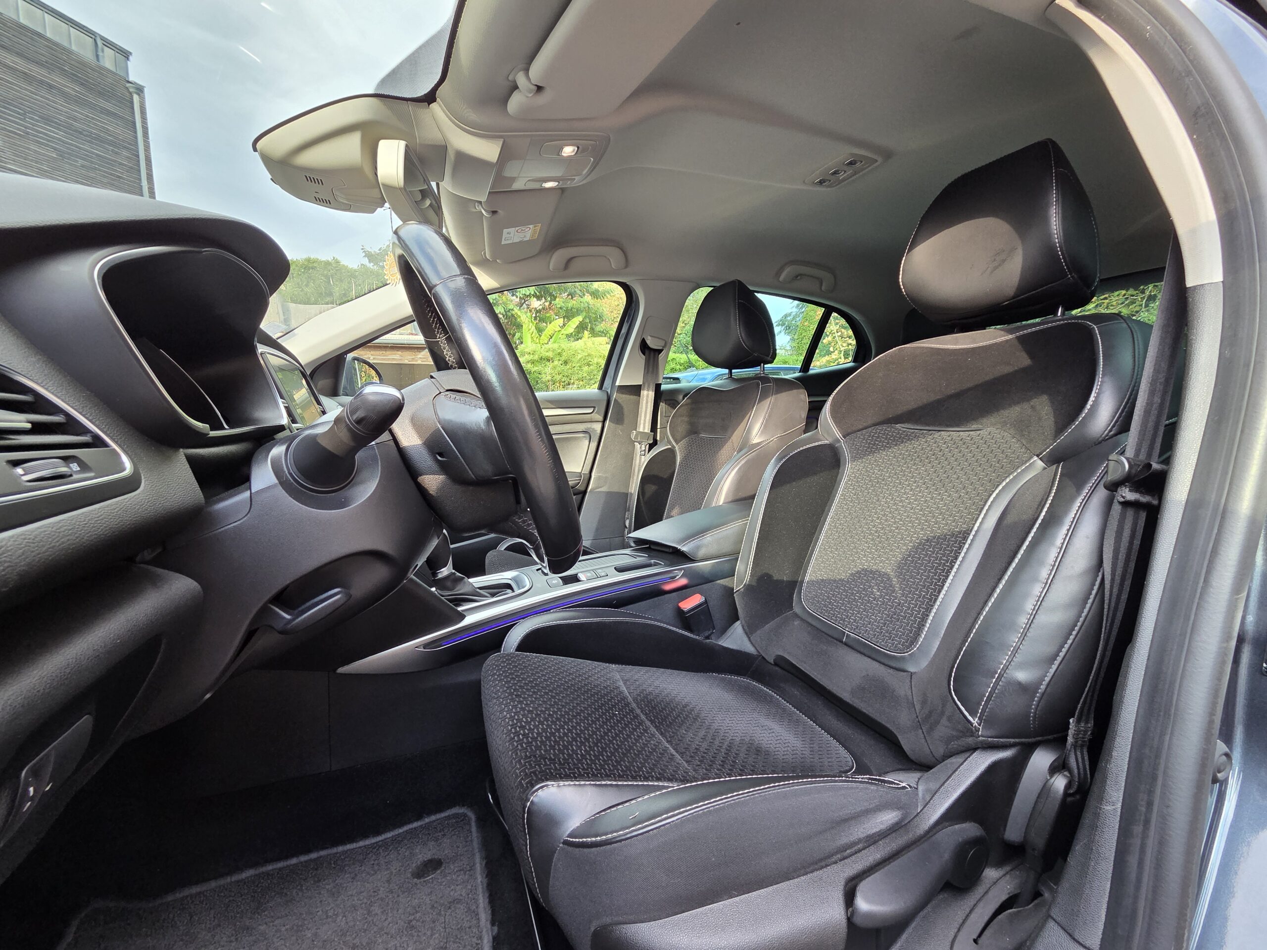 RENAULT MÉGANE IV INTENS – 1.5 BluedCi 110ch Automatique