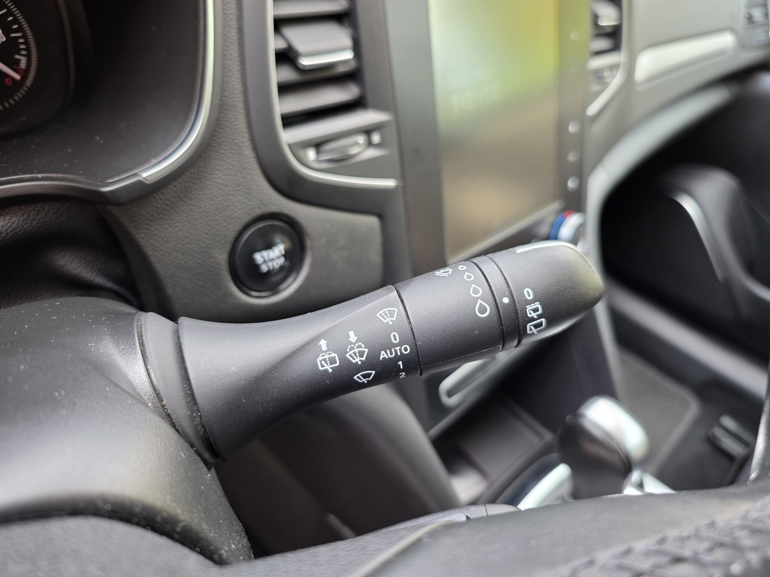 RENAULT MÉGANE IV INTENS – 1.5 BluedCi 110ch Automatique